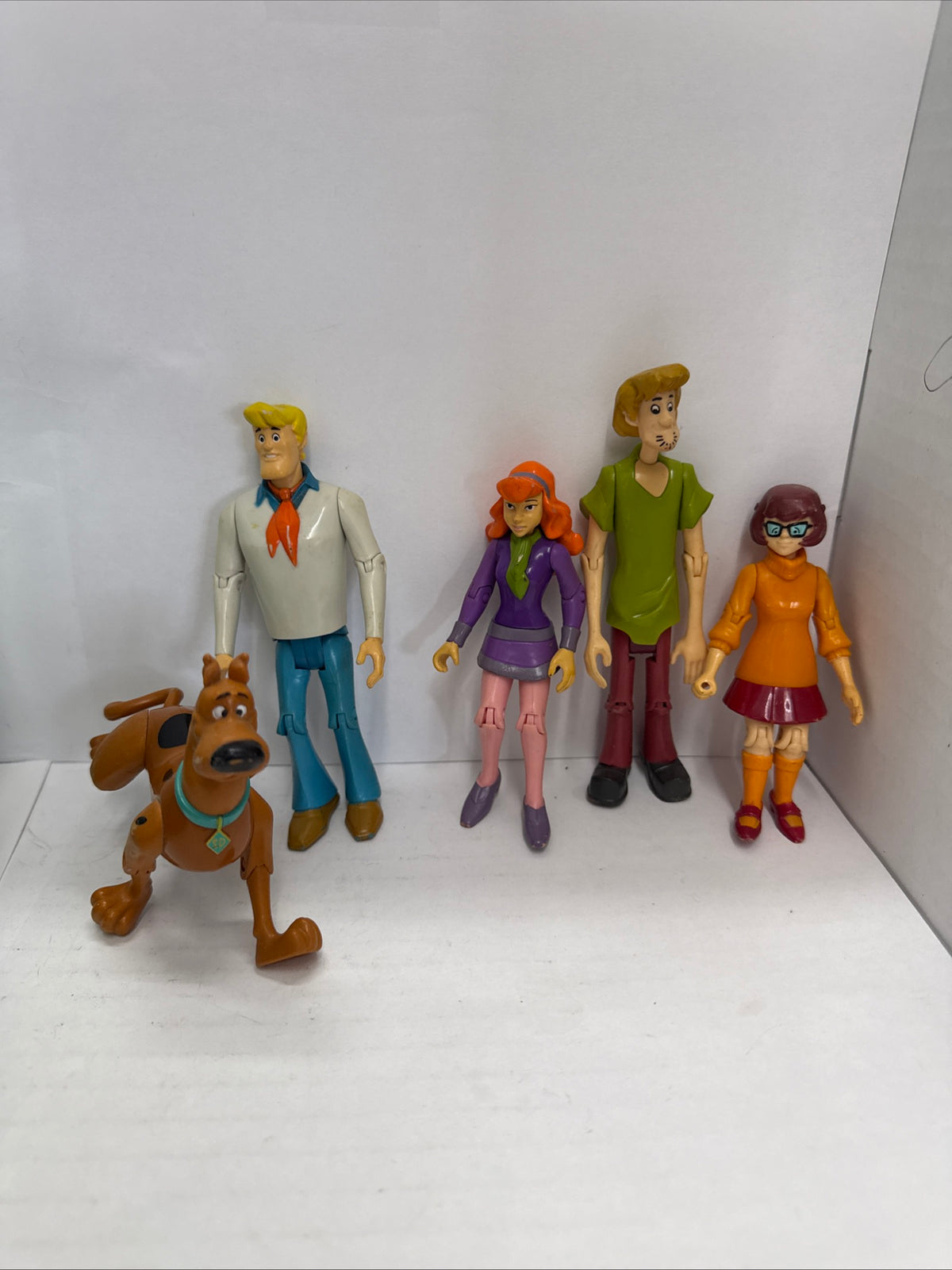Scooby-Doo Mystery Machine Van With 5 Figures