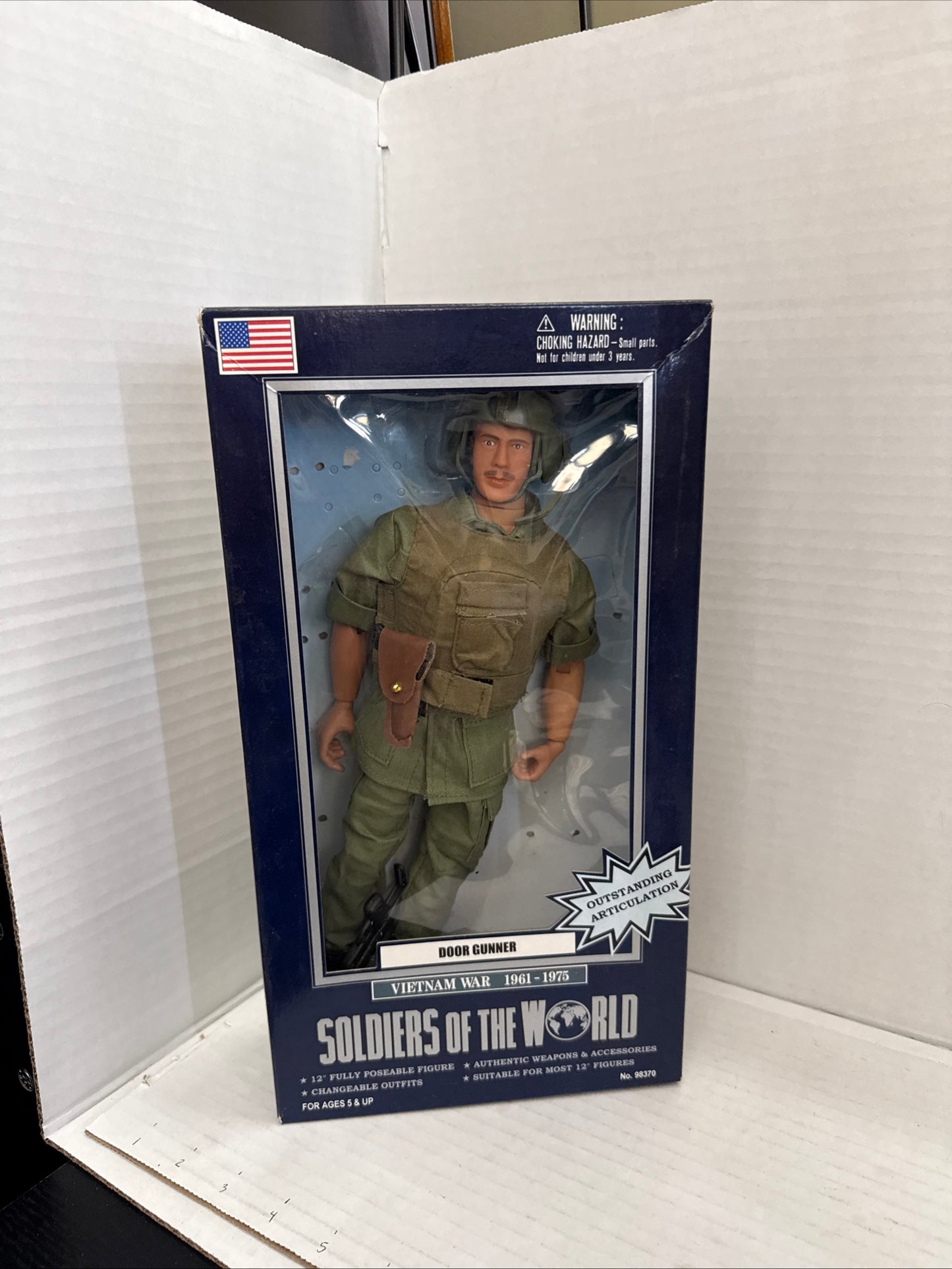 Soldiers of the World Vietnam War 1961-1975 Helicopter Door Gunner OPEN BOX