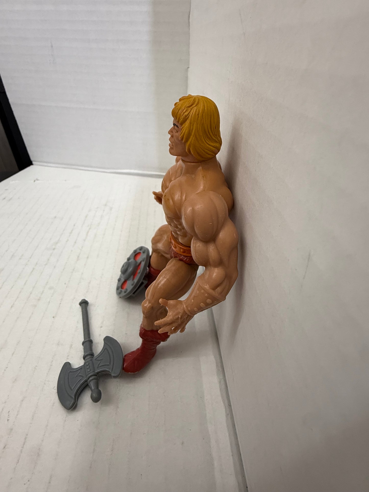 VTG Masters Of The Universe He-Man Figure Mattel 1981 Soft Head  weapon  shield