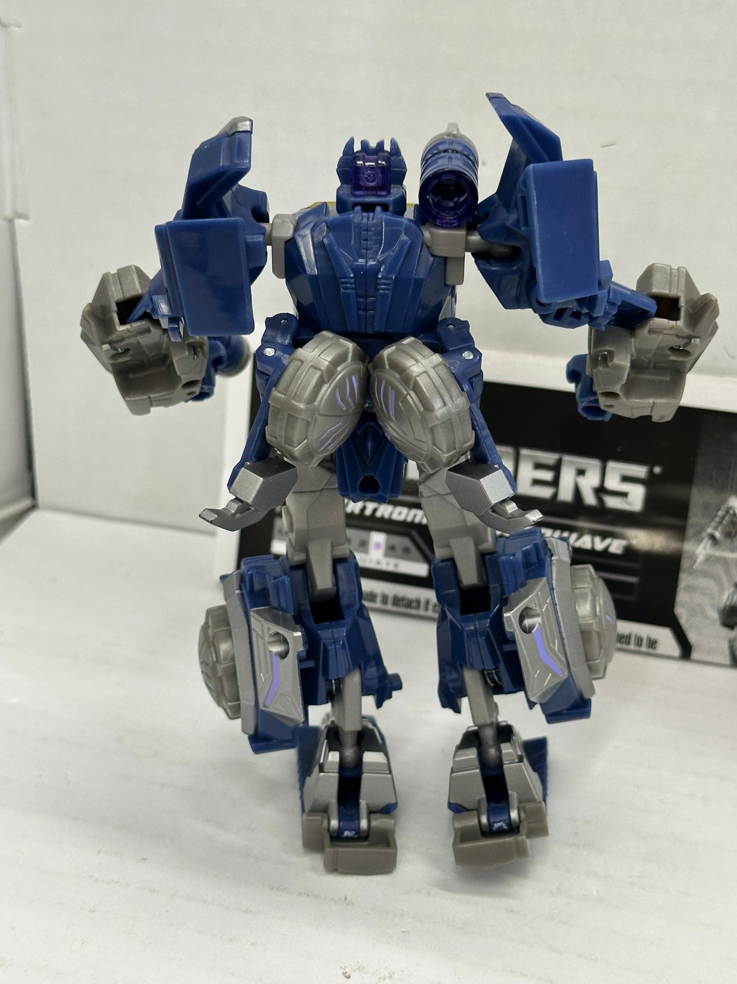 Hasbro Transformers Generations War For Cybertron WFC Deluxe Soundwave Complete