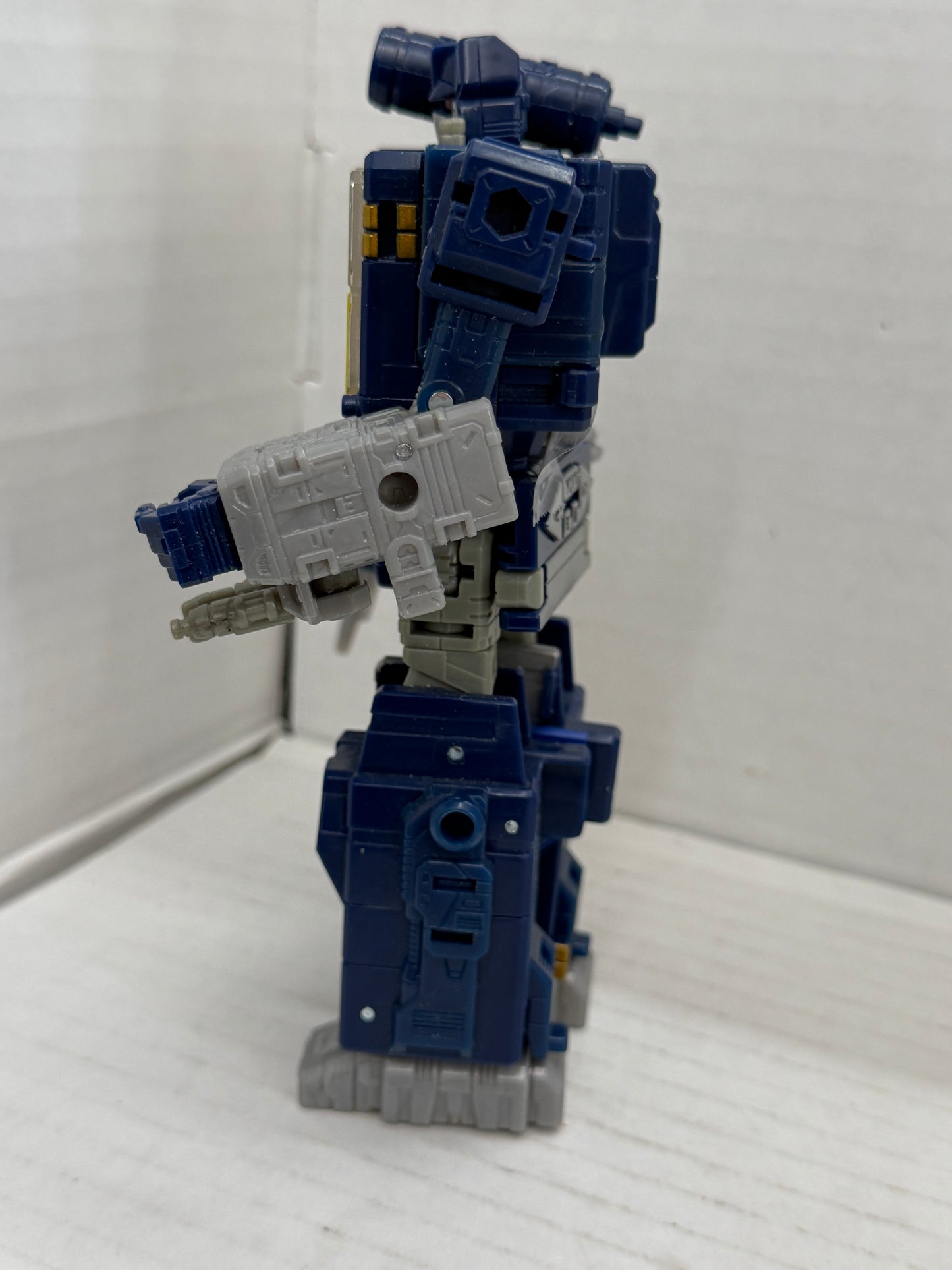 Transformers War for Cybertron Trilogy Netflix SoundWave Loose