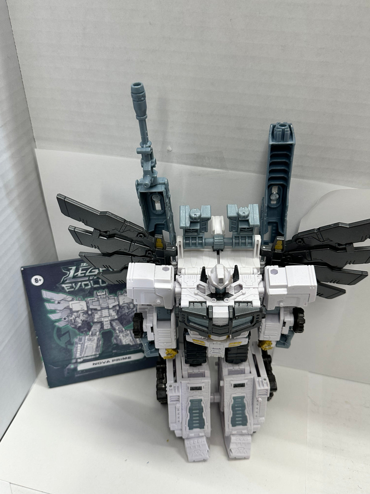 Transformers Legacy Evolution Nova Prime complete Hasbro Leader Class Loose