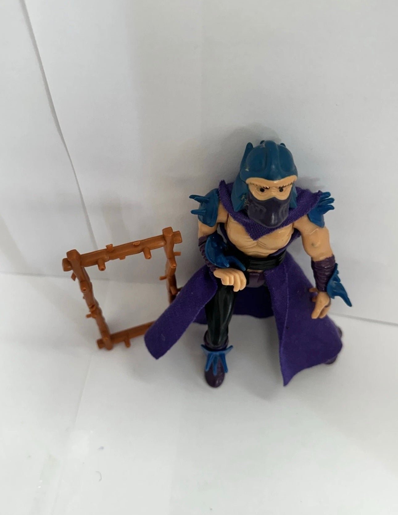 1988 TMNT  Teenage Mutant Ninja Turtles Shredder Action Figure W/ Weapon Rack