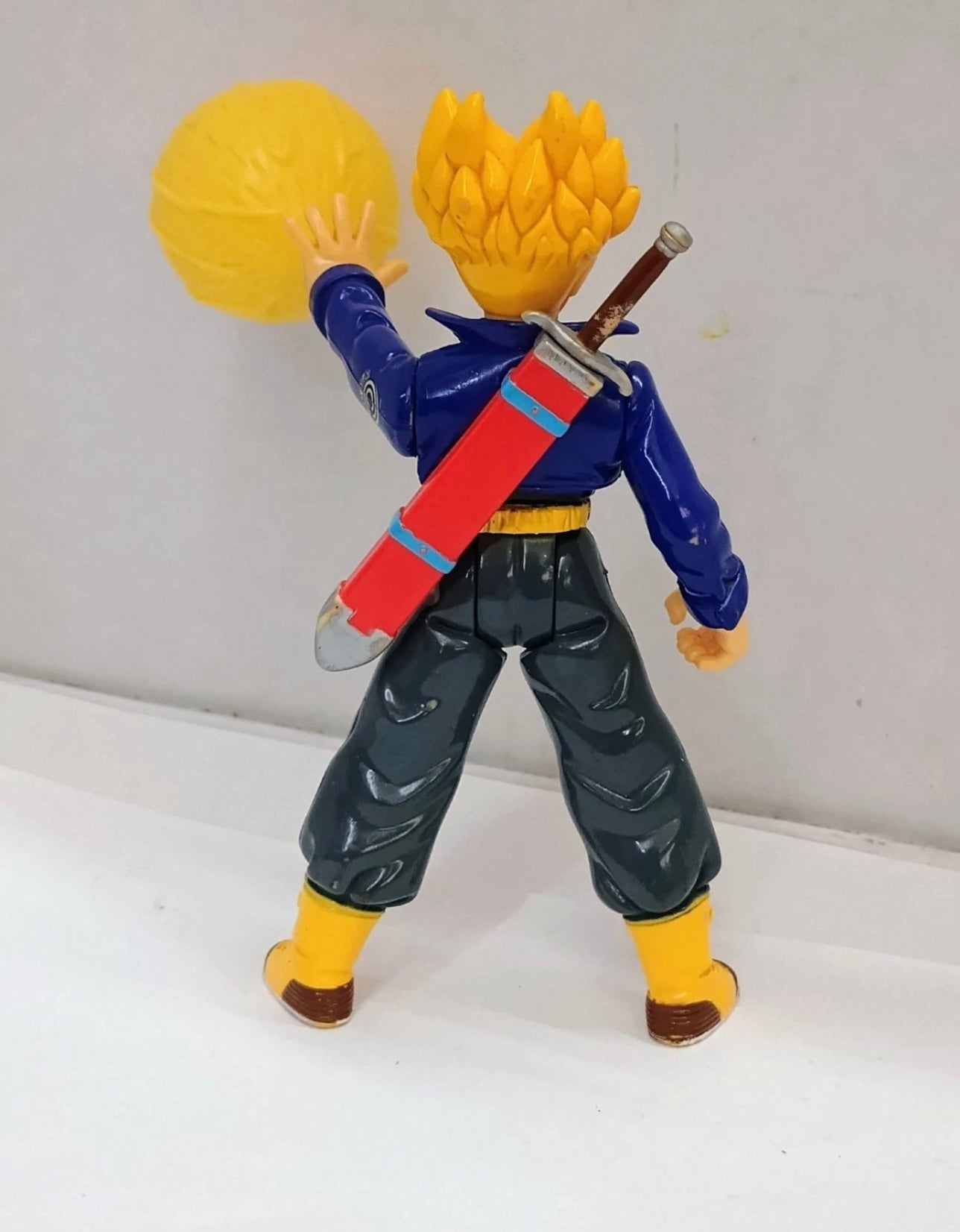 Dragon Ball Z Blasting Energy Figure: S.S. Future Trunks - Irwin Toy