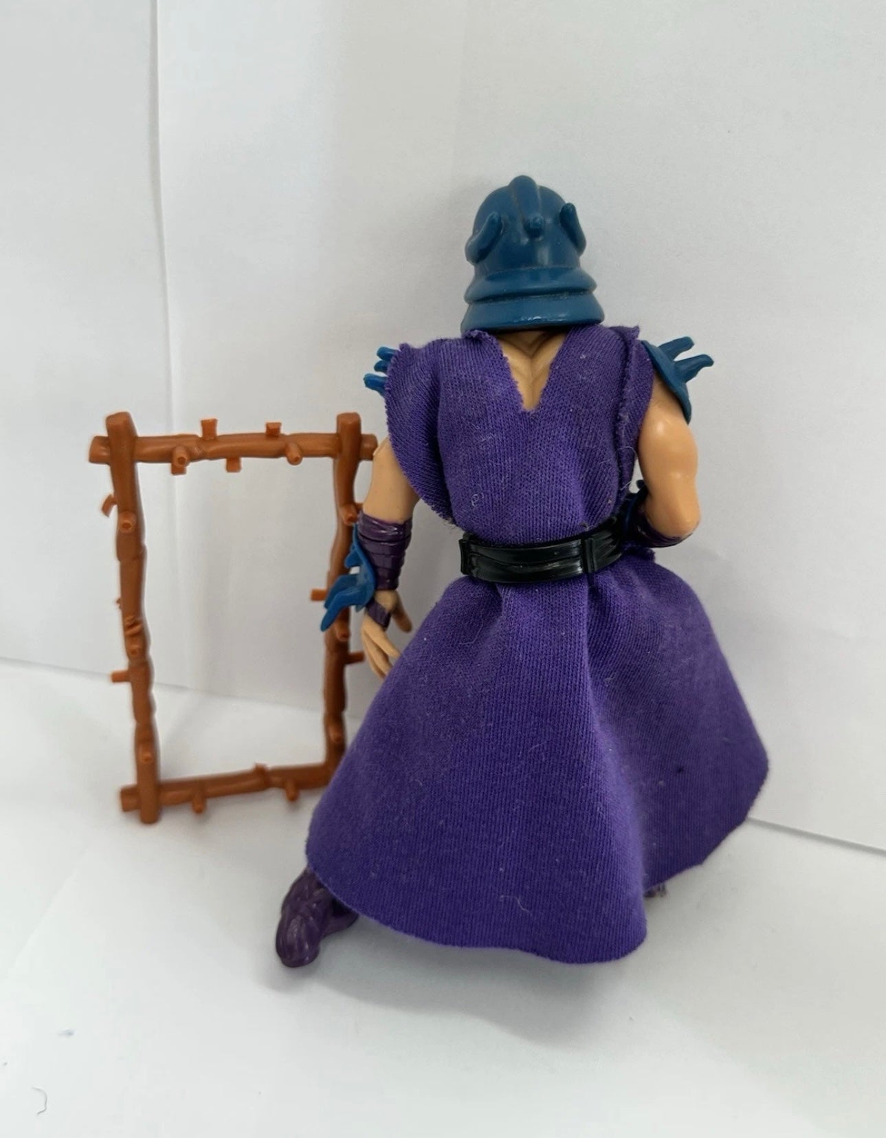 1988 TMNT  Teenage Mutant Ninja Turtles Shredder Action Figure W/ Weapon Rack