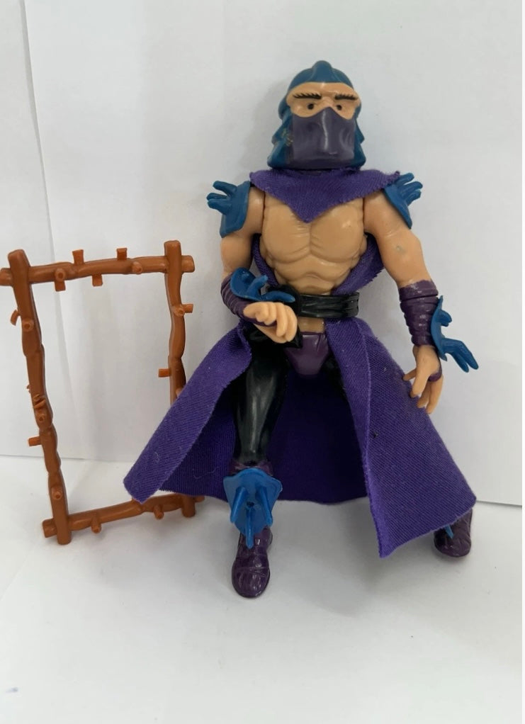 1988 TMNT  Teenage Mutant Ninja Turtles Shredder Action Figure W/ Weapon Rack