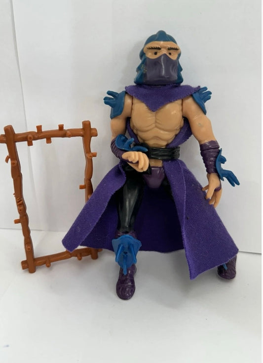 1988 TMNT  Teenage Mutant Ninja Turtles Shredder Action Figure W/ Weapon Rack