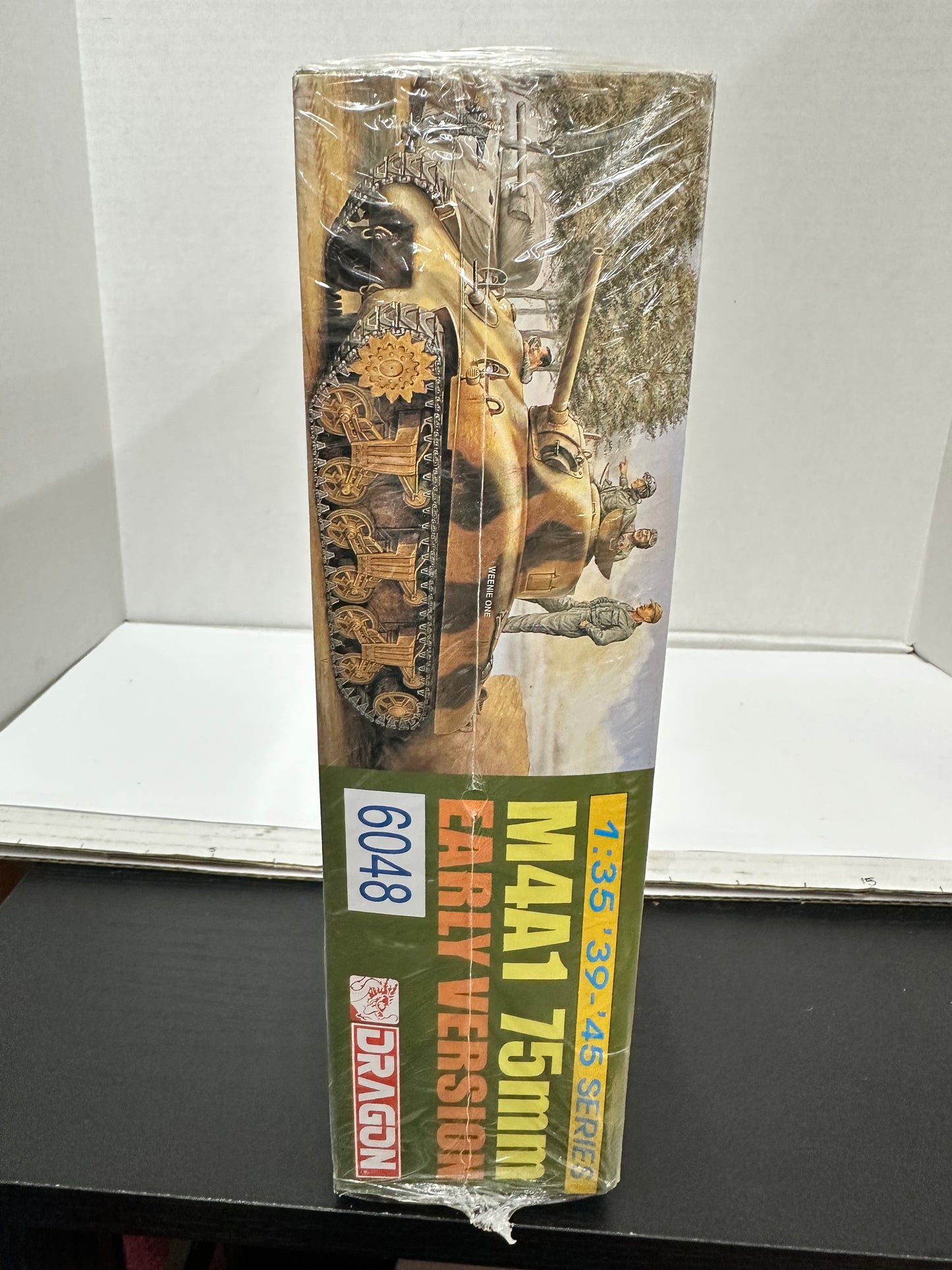 DRAGON 1/35 M4A1 SHERMAN 75mm EARLY VERSION #6048  SEALED