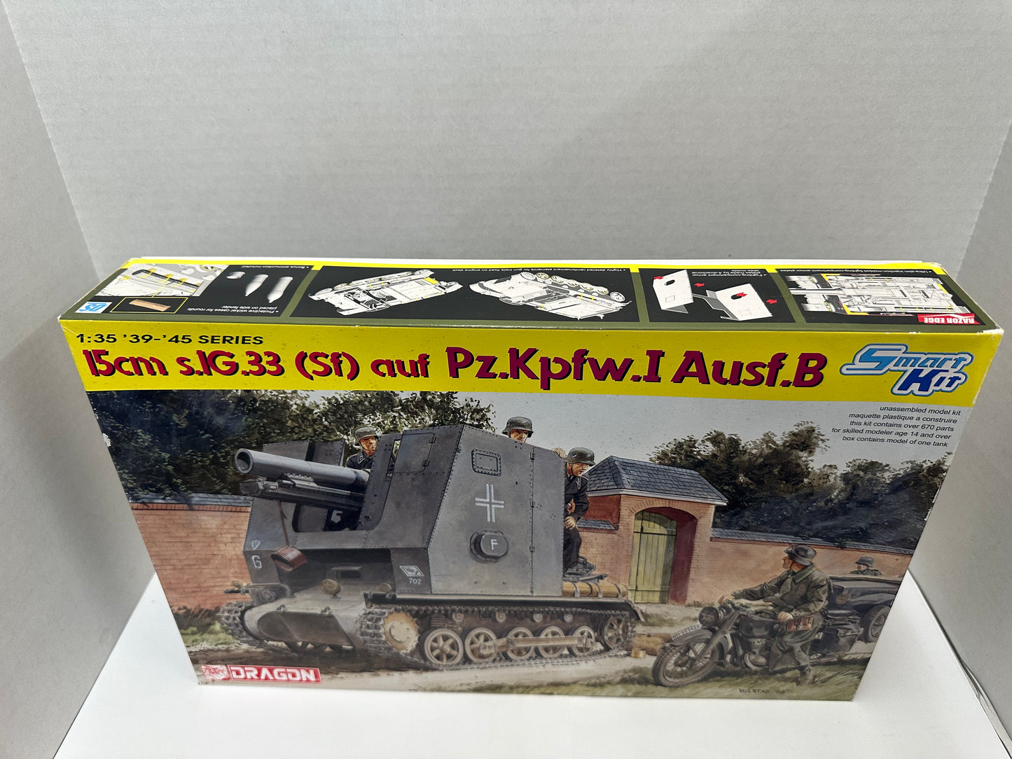 Dragon Pz.Kpfw.I Ausf B 1/35 Scale Military Model Kit 15CM s.IG. 33