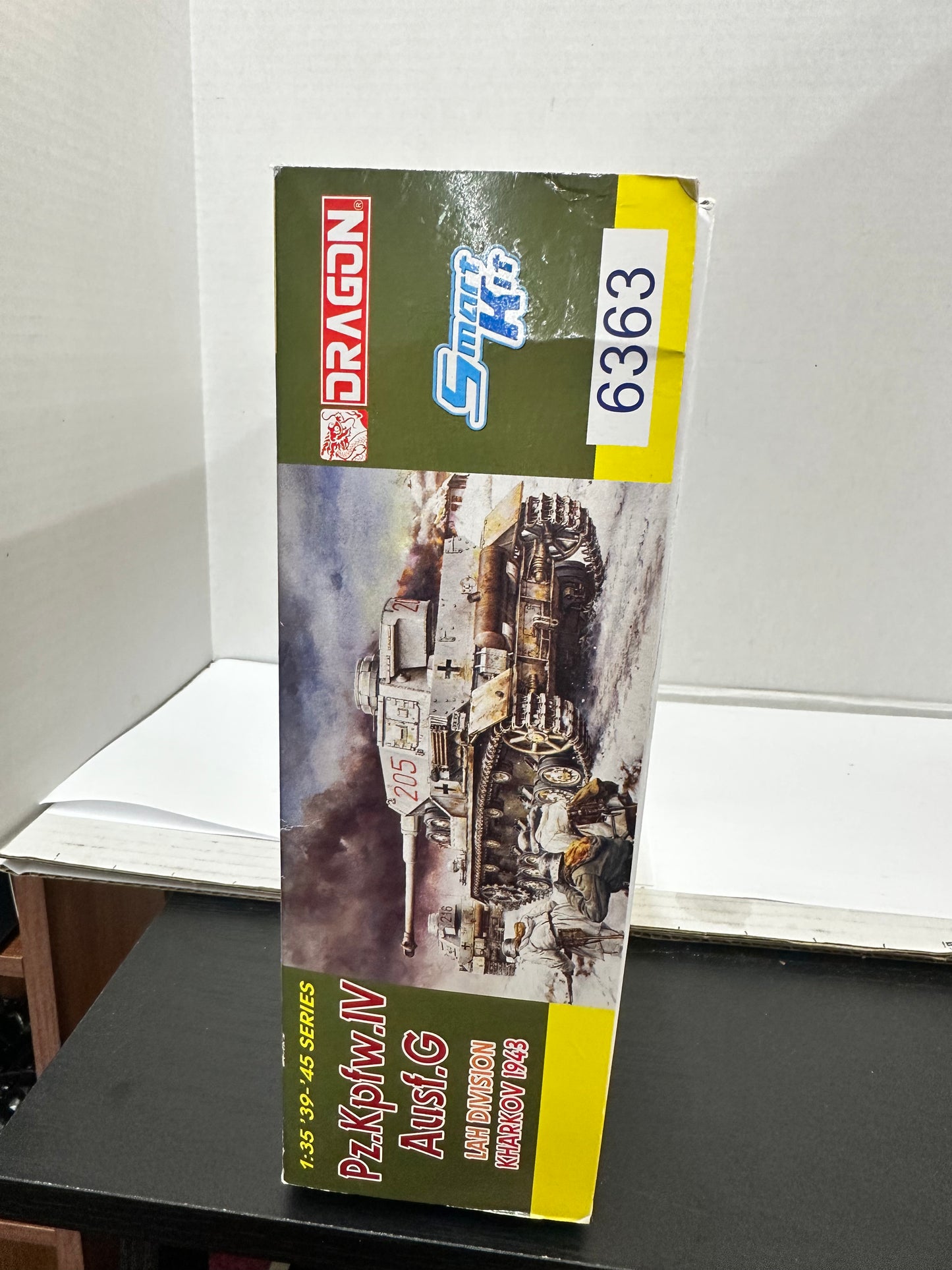 DRAGON 1/35 6363 Pz.Kpfw.IV Ausf.G LAH Division (Kharkov 1943) Open Box