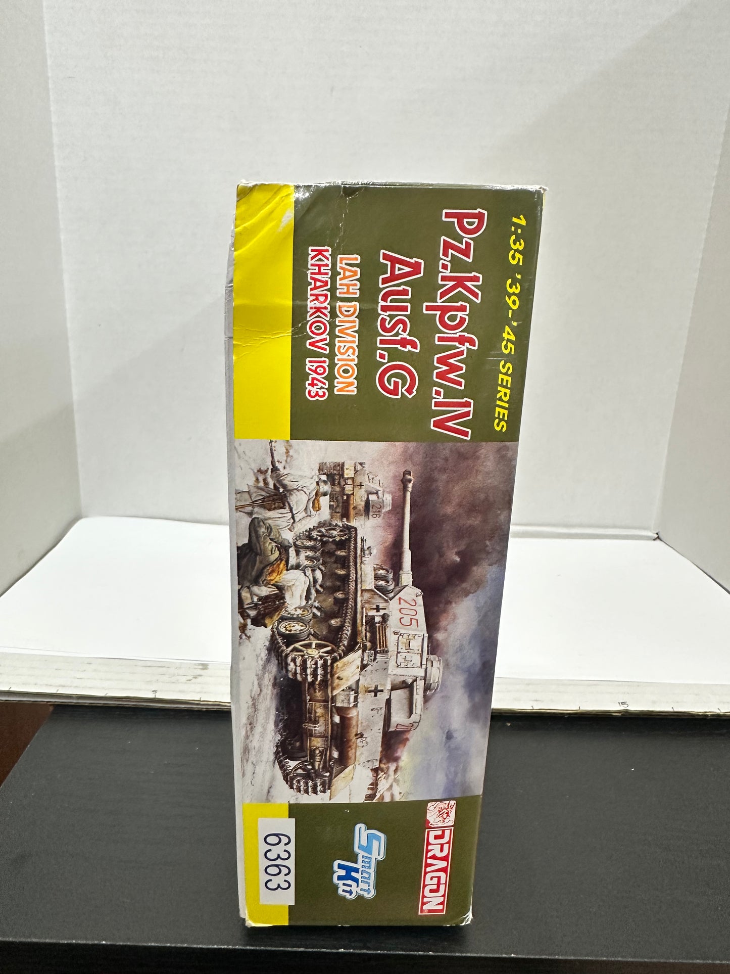 DRAGON 1/35 6363 Pz.Kpfw.IV Ausf.G LAH Division (Kharkov 1943) Open Box