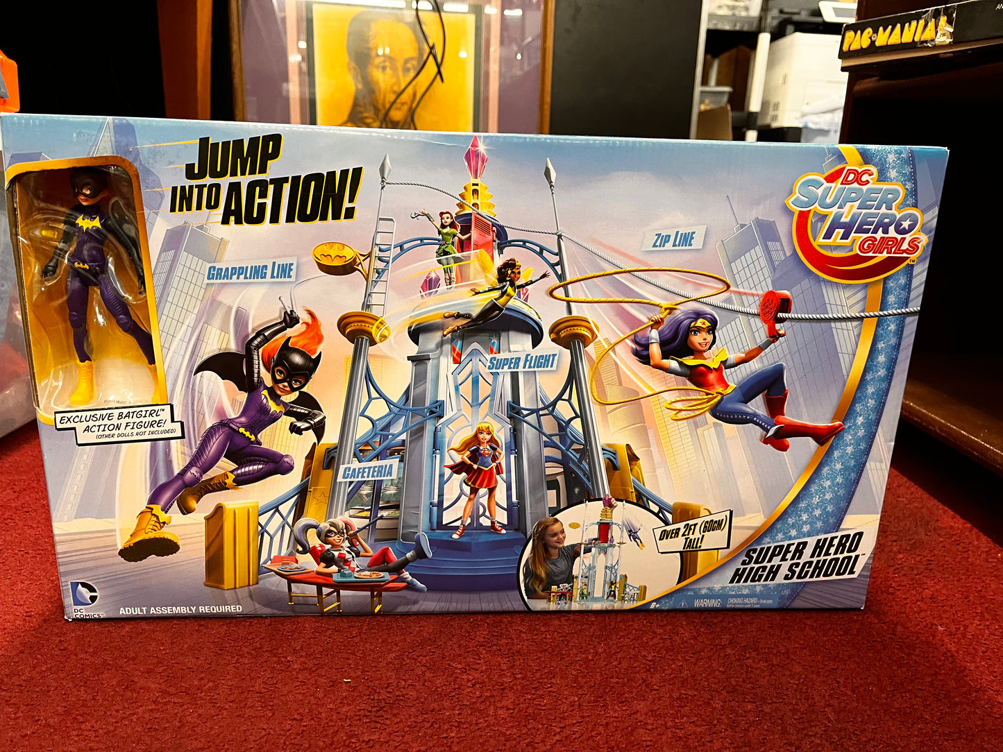 DC Super Hero Girls "JUMP INTO ACTION" With  "BATGIRL" FIGURE