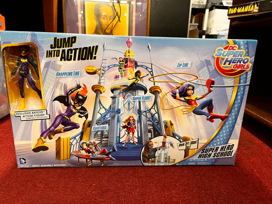 DC Super Hero Girls "JUMP INTO ACTION" With  "BATGIRL" FIGURE