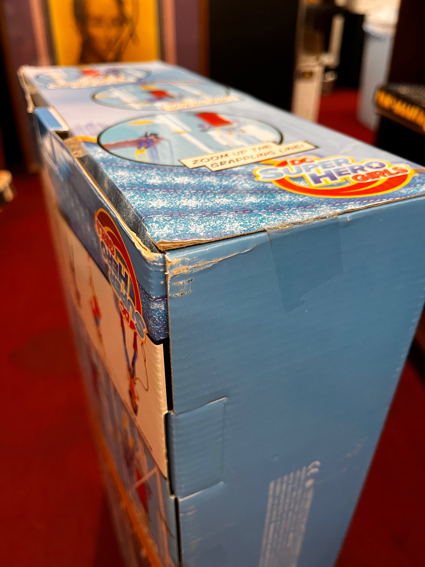 DC Super Hero Girls "JUMP INTO ACTION" With  "BATGIRL" FIGURE