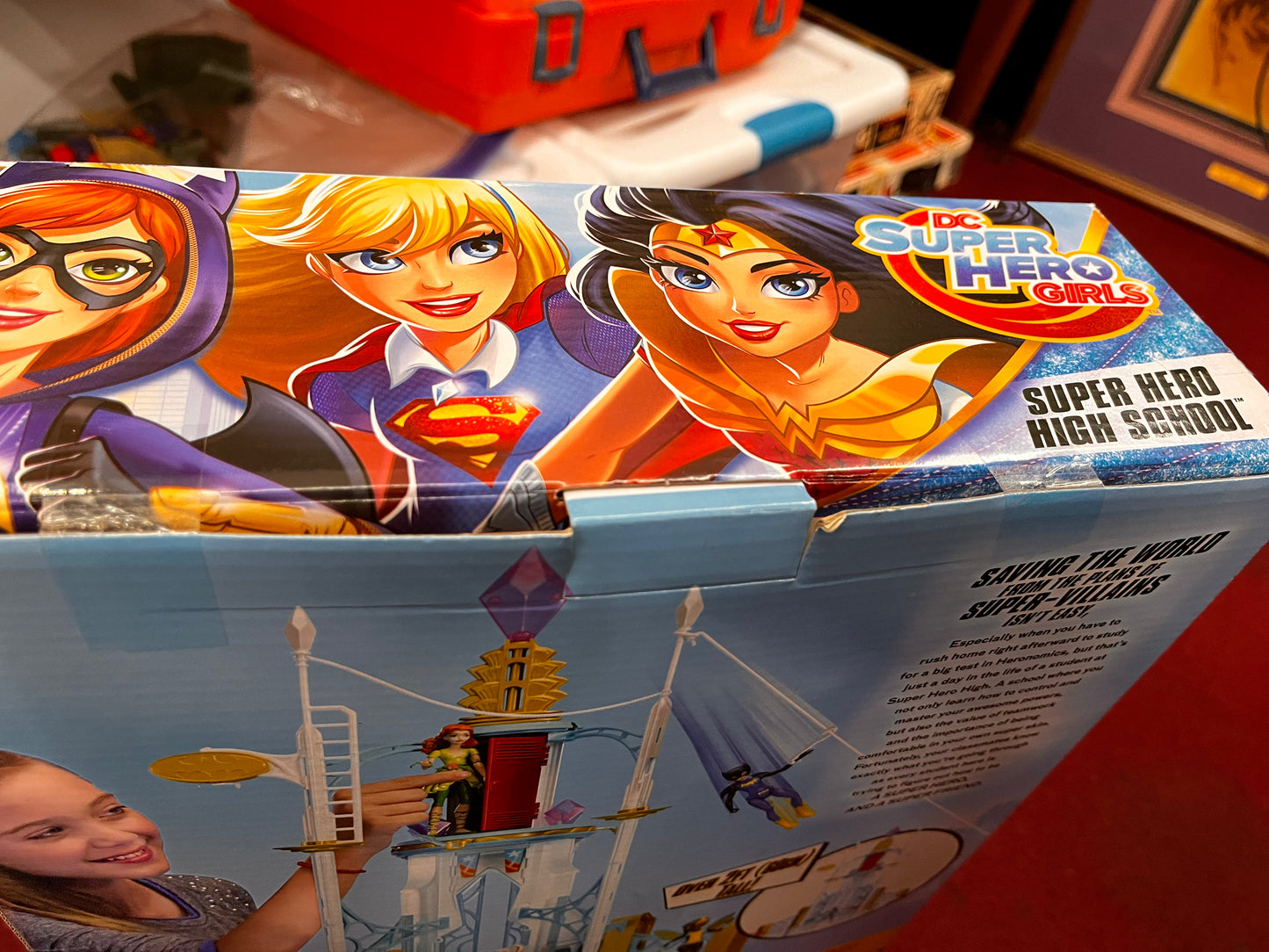 DC Super Hero Girls "JUMP INTO ACTION" With  "BATGIRL" FIGURE