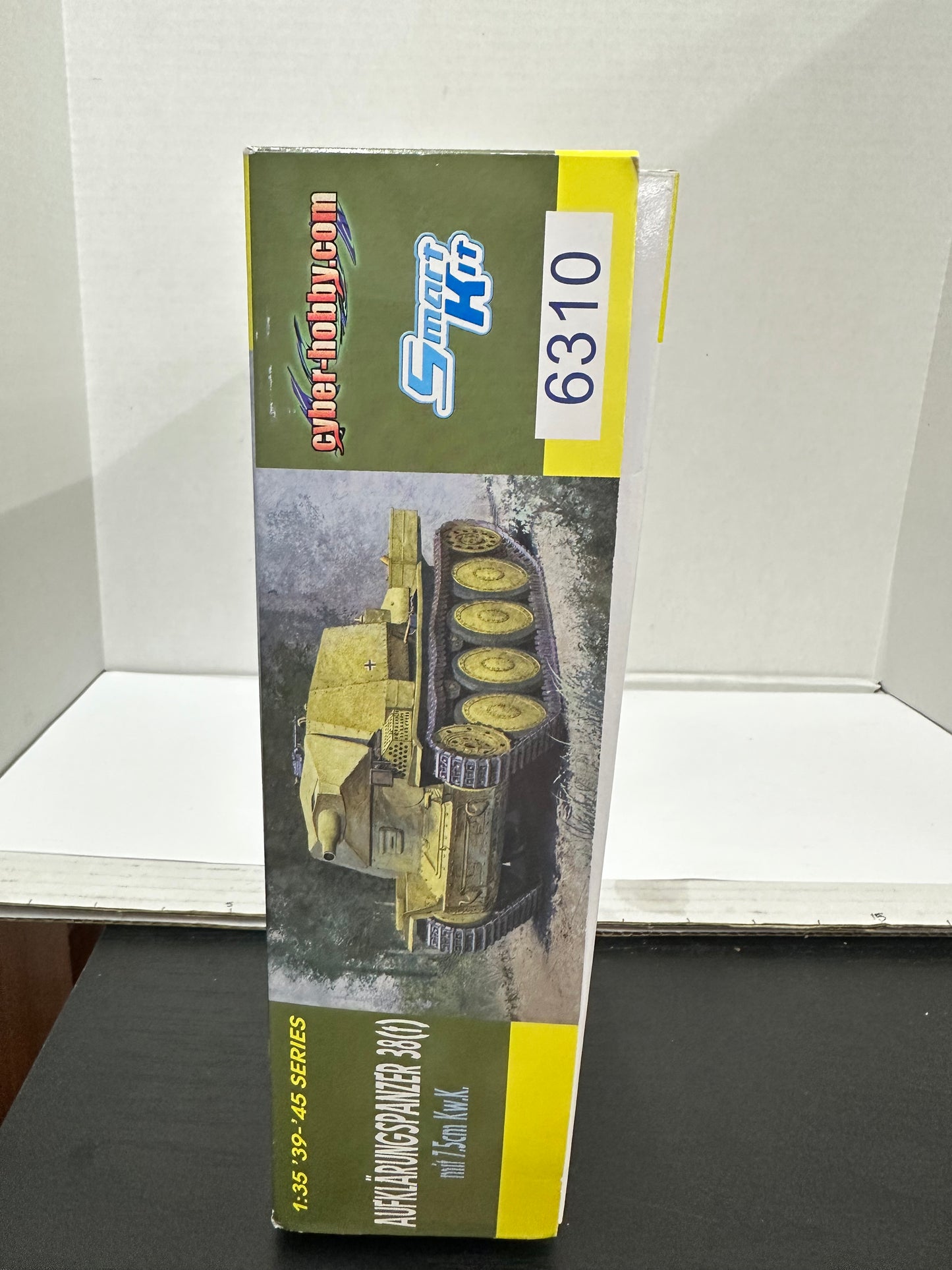 Cyber Hobby 1/35th Aufklarungspanzer 38t mit 7.5cm KwK Kit No. 6310
