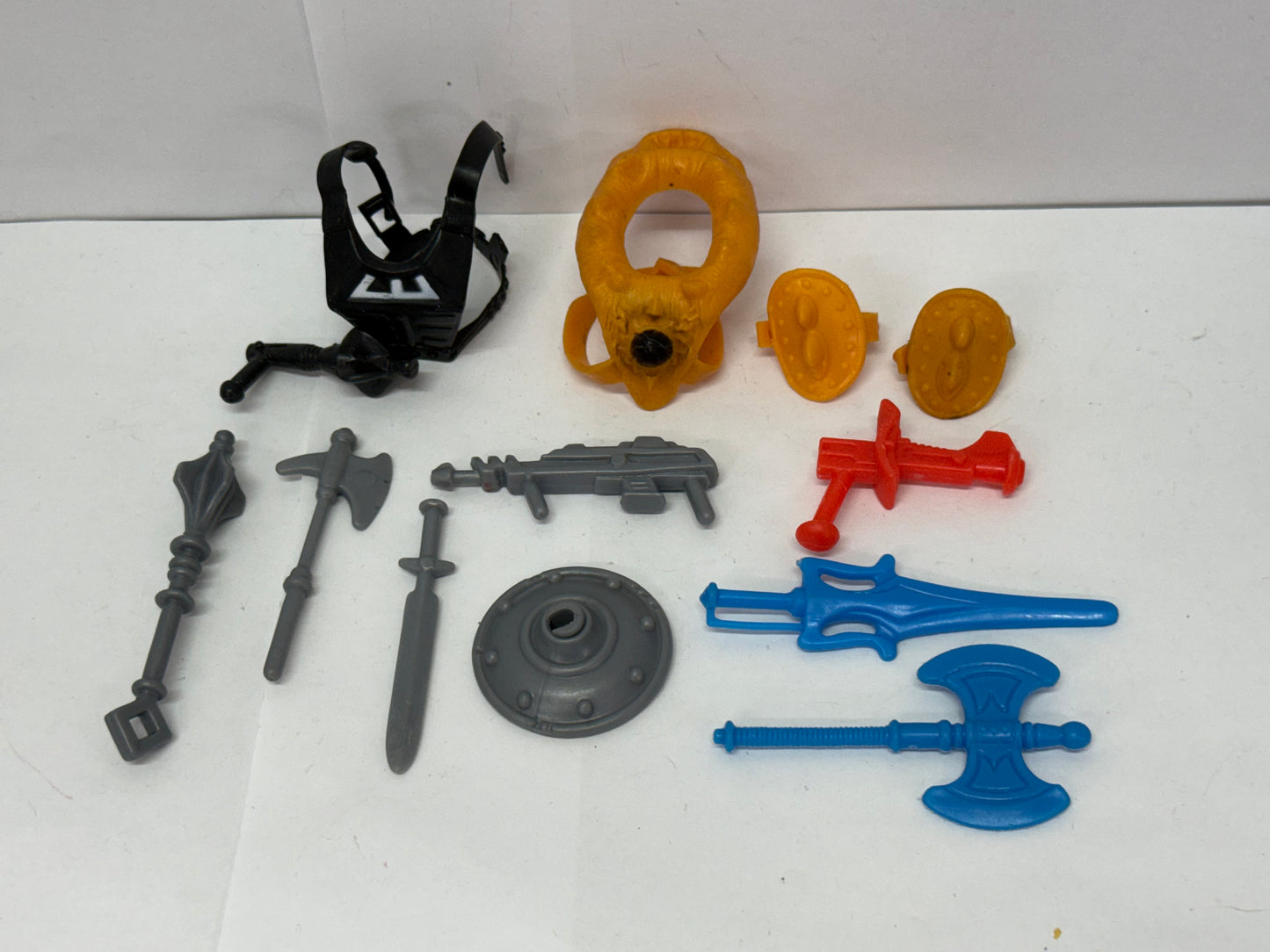Vintage HE-MAN MOTU Masters of the Universe Weapons Pack Near Complete #1