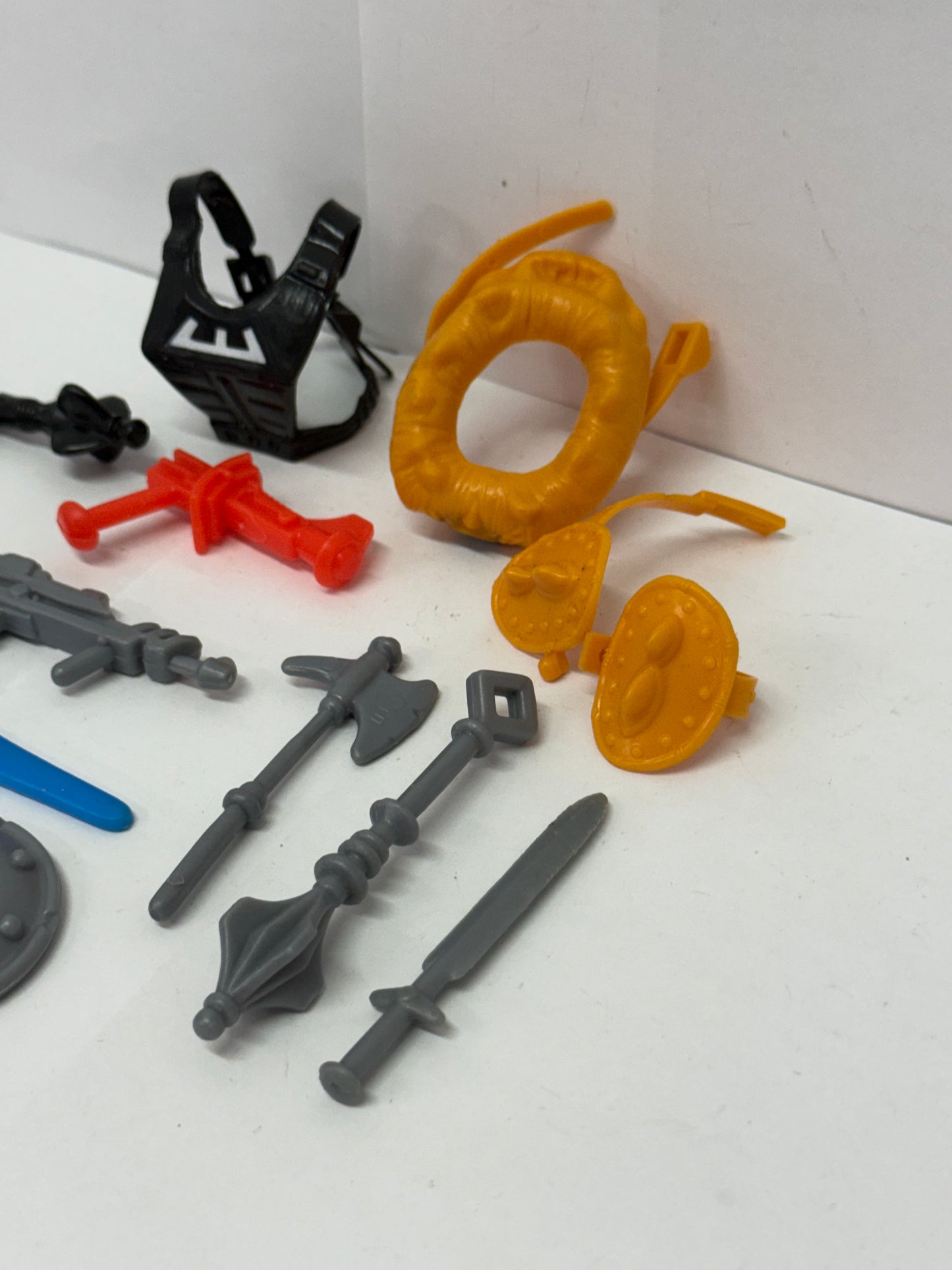Vintage HE-MAN MOTU Masters of the Universe Weapons Pack Near Complete #3