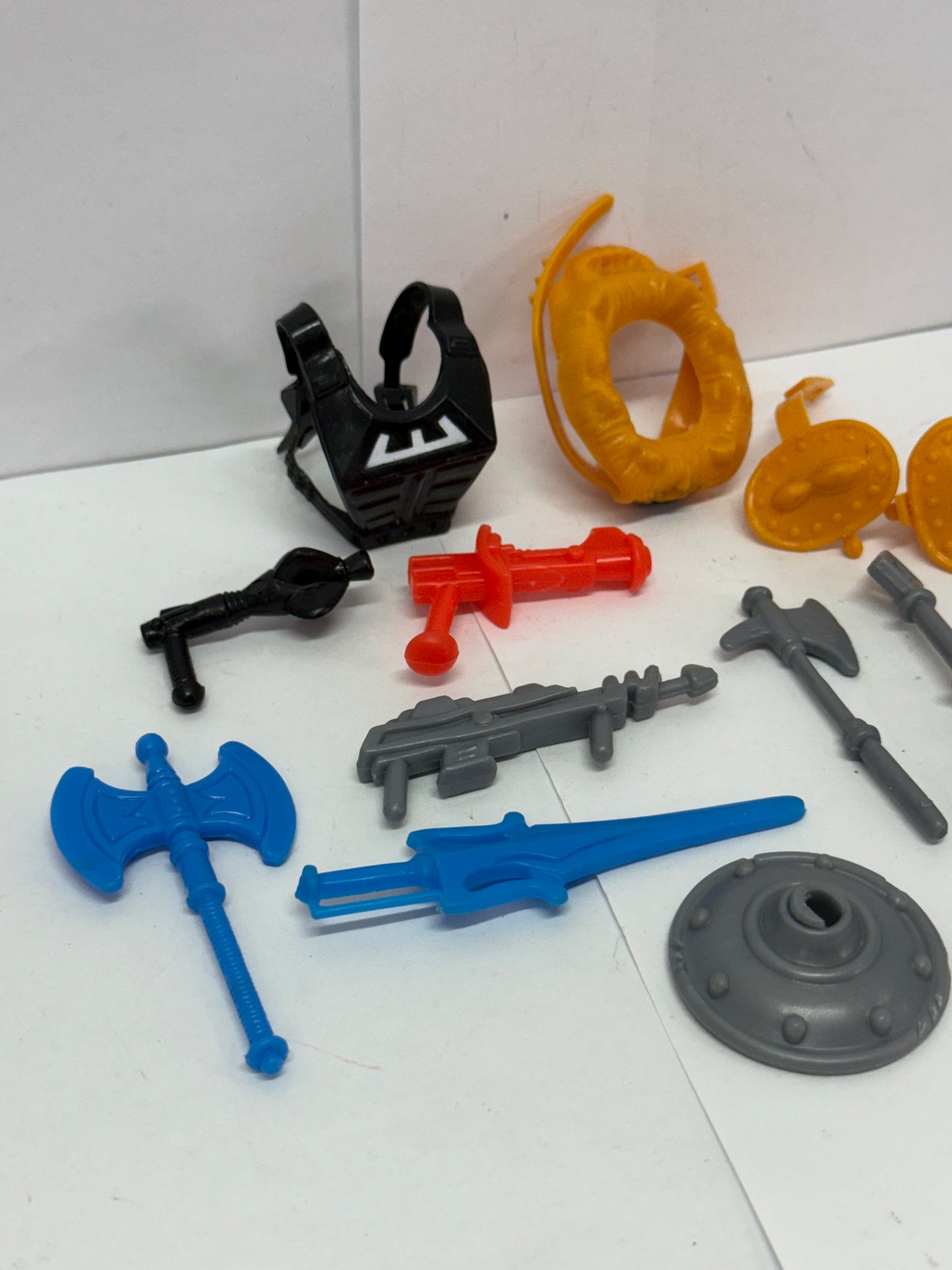 Vintage HE-MAN MOTU Masters of the Universe Weapons Pack Near Complete #3