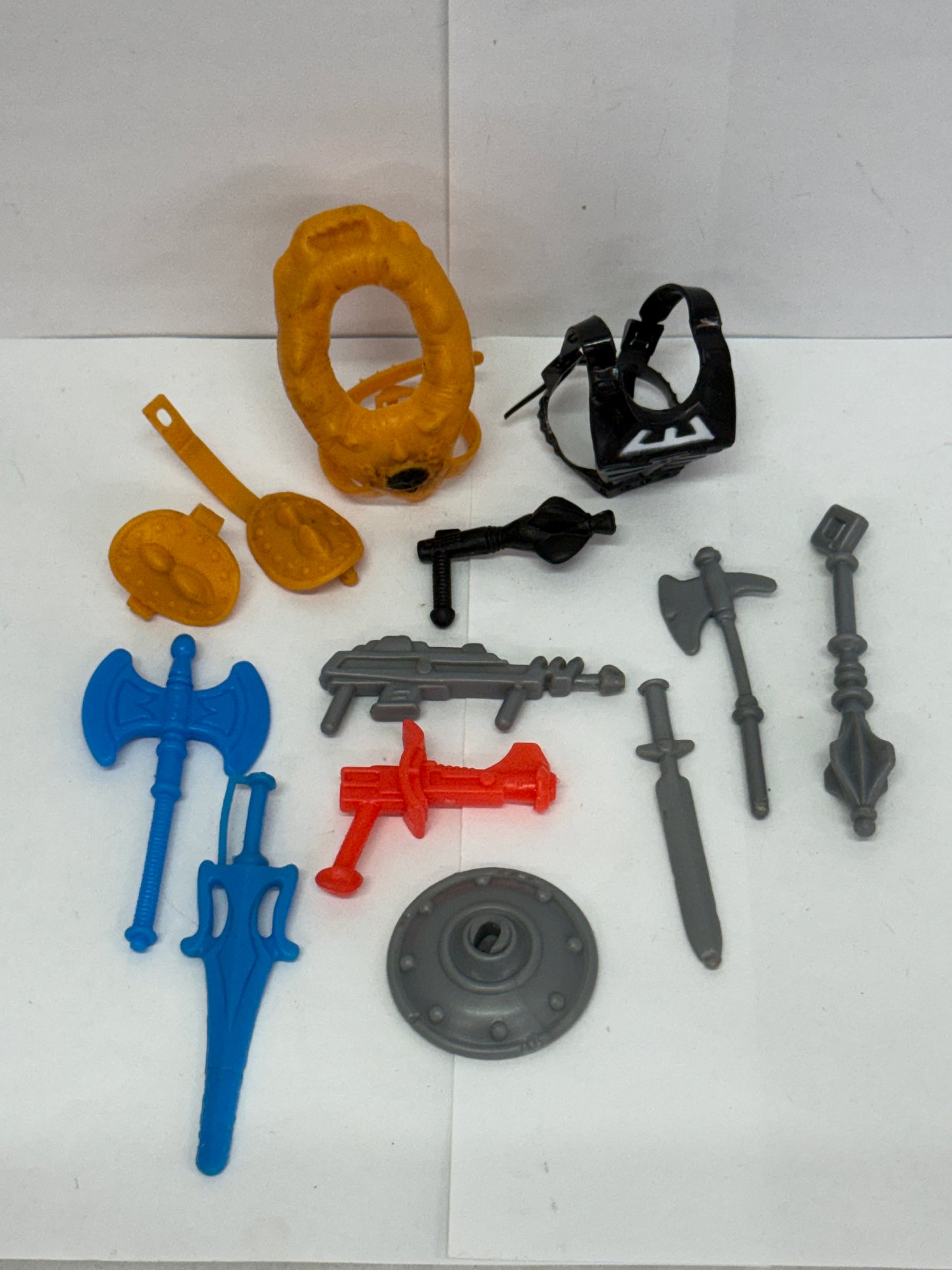 Vintage HE-MAN MOTU Masters of the Universe Weapons Pack Near Complete #4