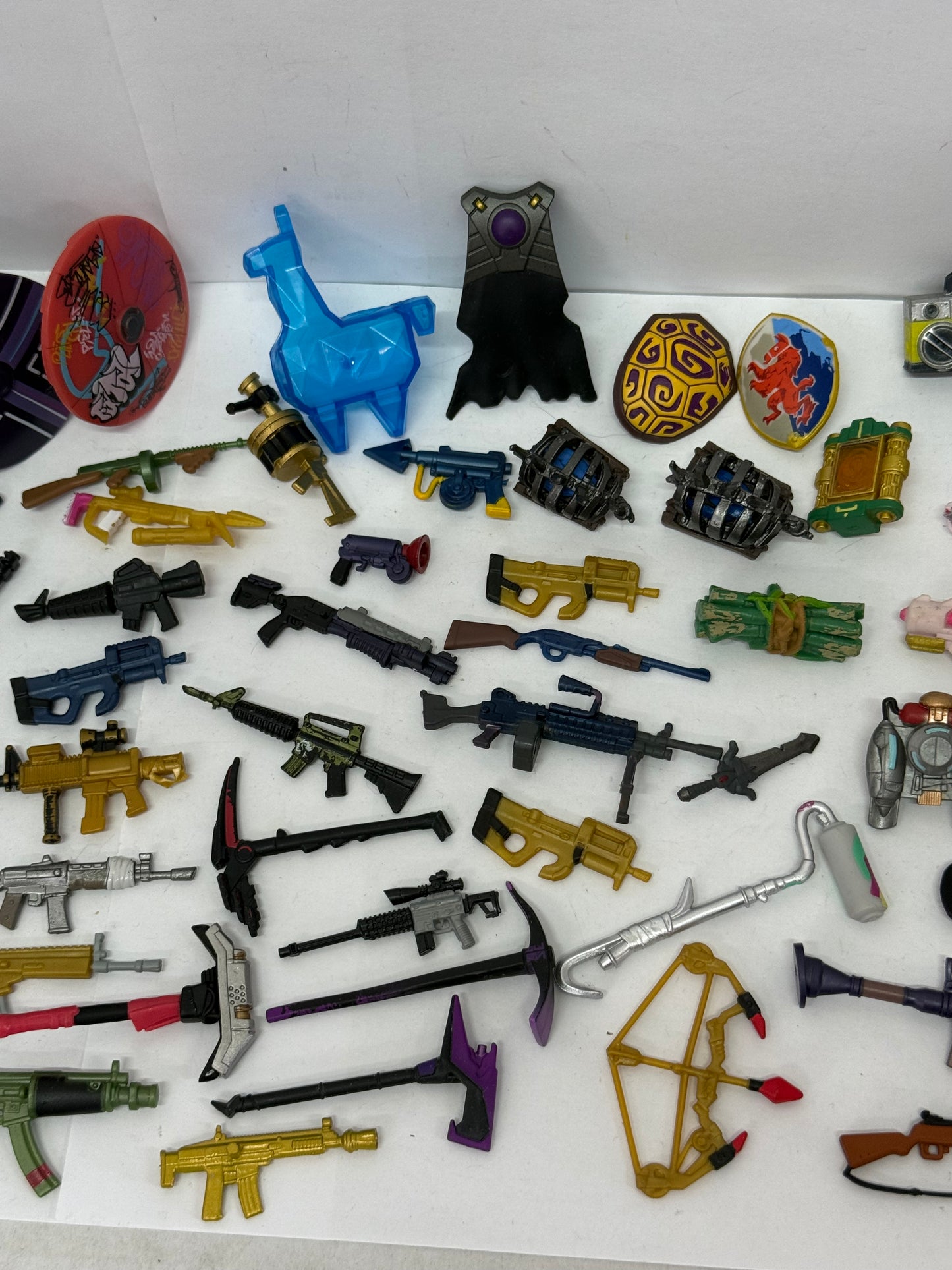 LOT of WEAPONS / ACCESSORIES for FORTNITE Figures - 72 Pieces