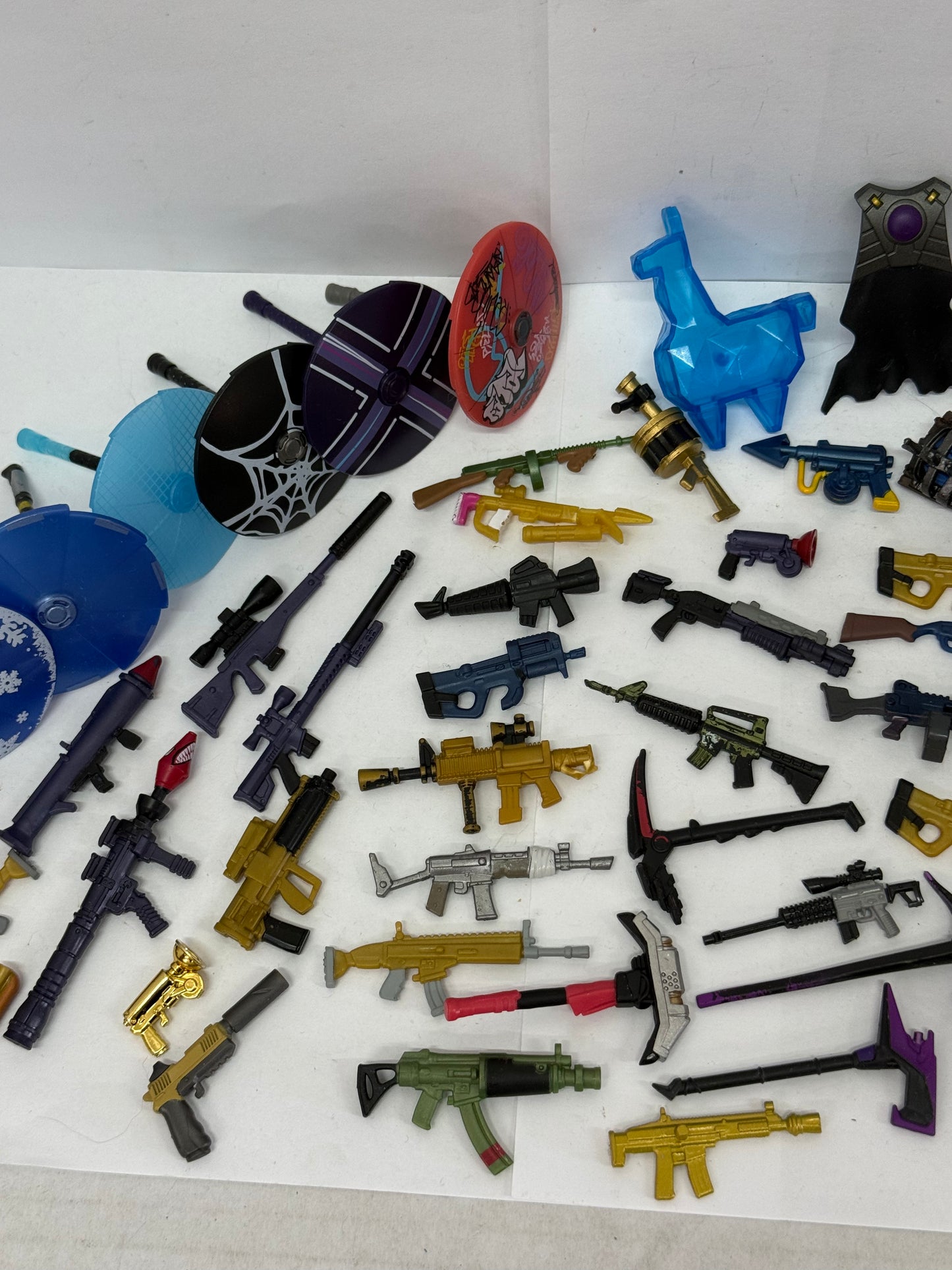 LOT of WEAPONS / ACCESSORIES for FORTNITE Figures - 72 Pieces