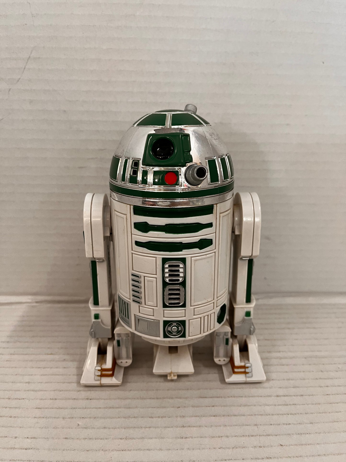 Rare Vintage 1997 Hasbro Kenner Star Wars R2-D2 Green Action Figure