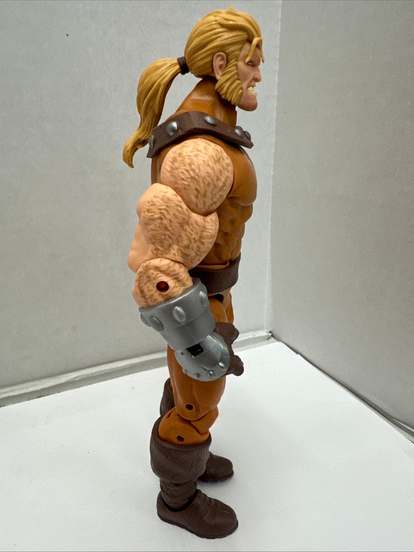 Marvel Legends Series X-Men Sabretooth 6-inch Action Figure Colossus BAF Hasbro