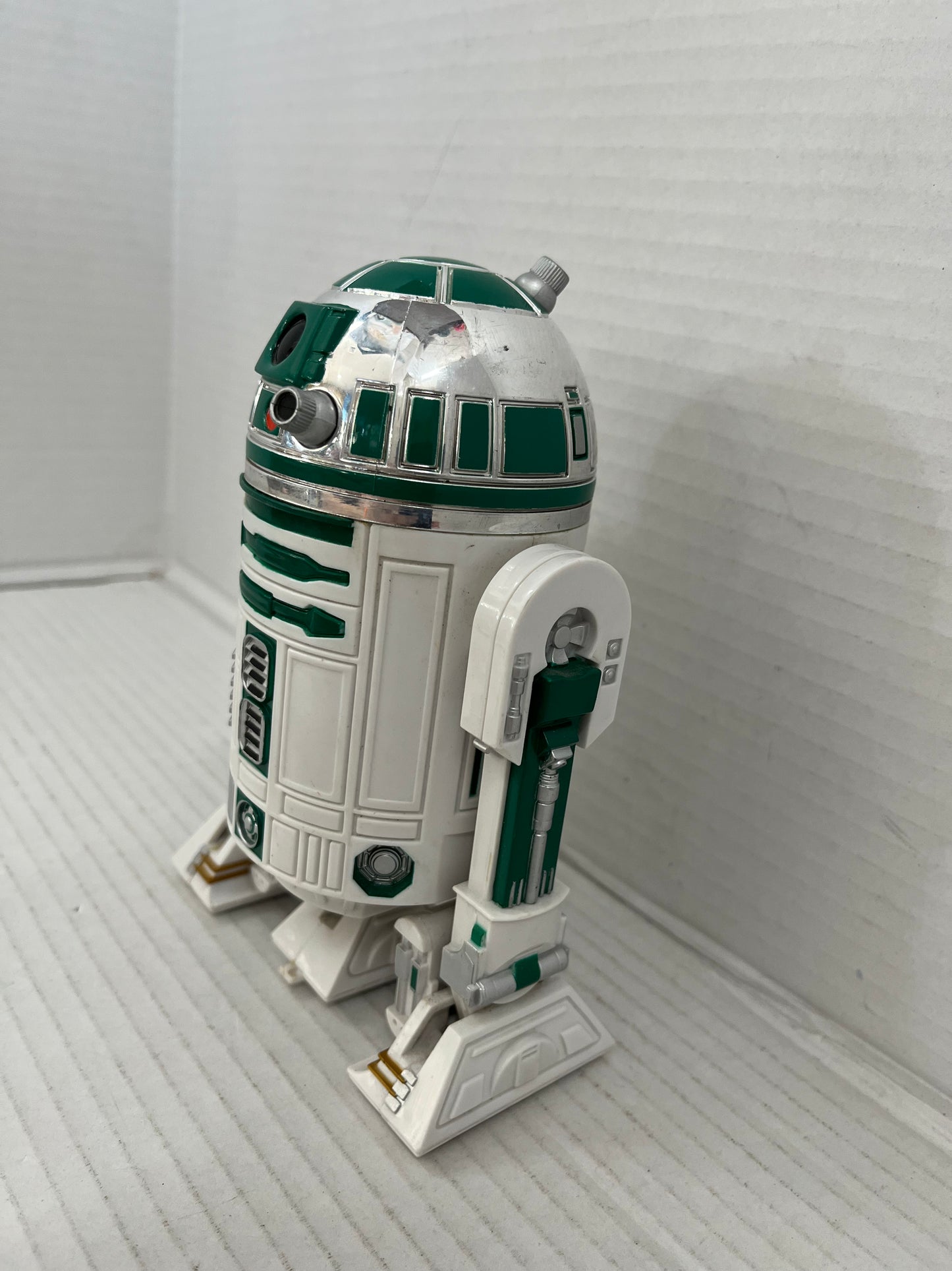 Rare Vintage 1997 Hasbro Kenner Star Wars R2-D2 Green Action Figure