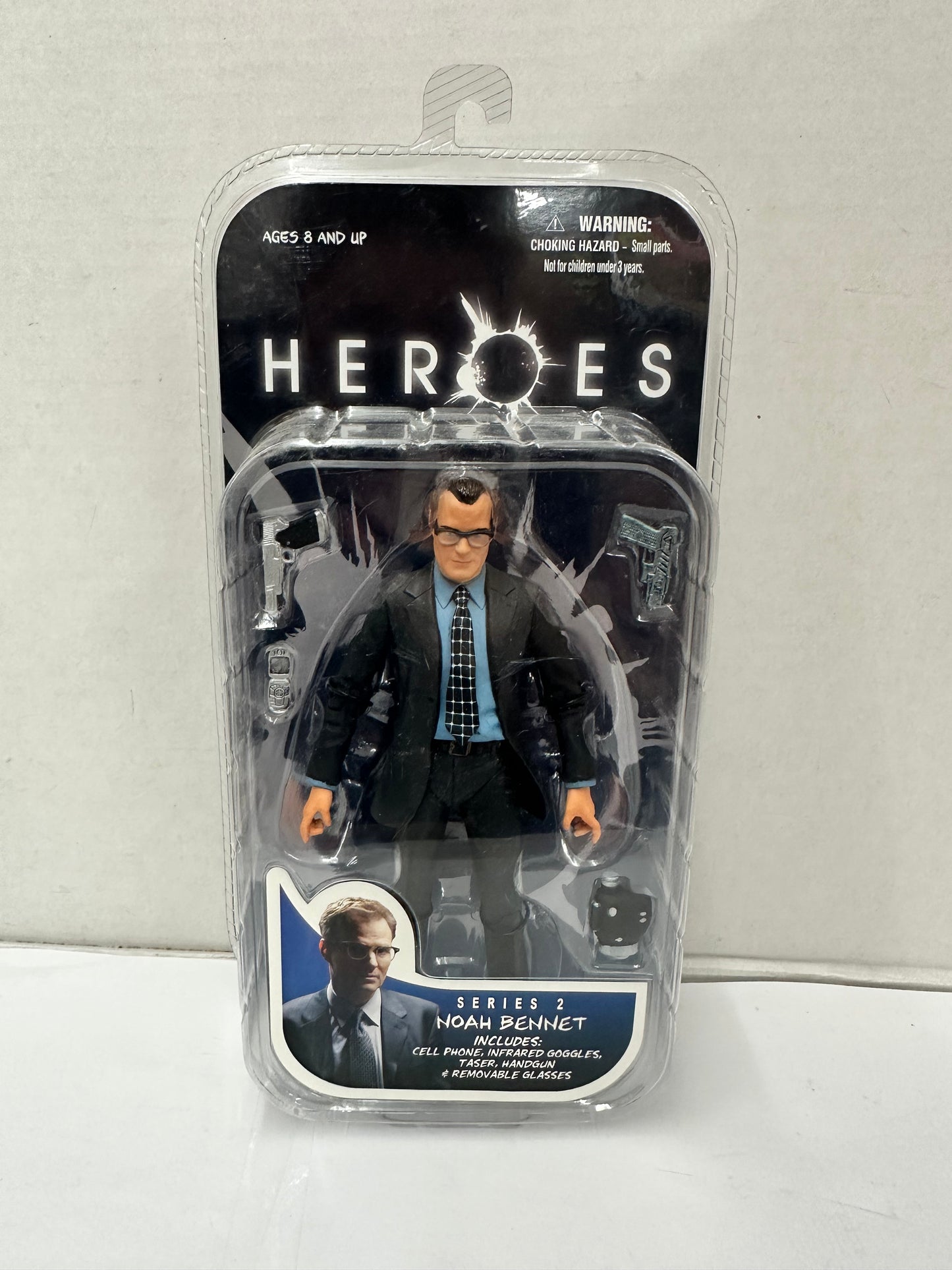 Noah Bennet Mezco Series 2 Heroes TV Series Action Figure 2007