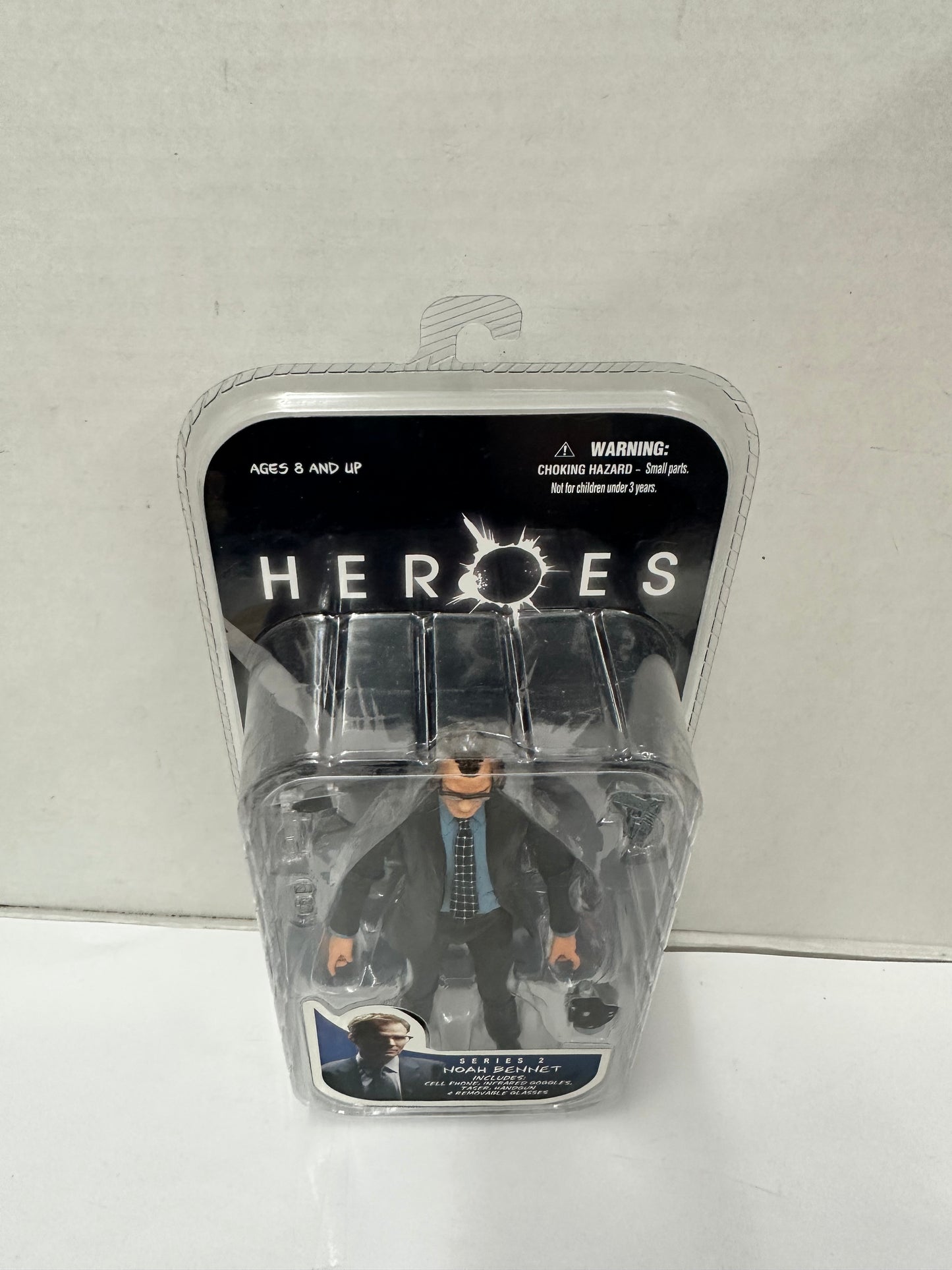 Noah Bennet Mezco Series 2 Heroes TV Series Action Figure 2007