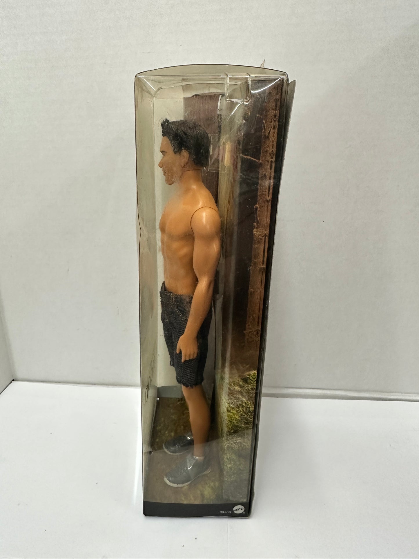2009 Mattel Twilight Saga New Moon Jacob Barbie Pink Label