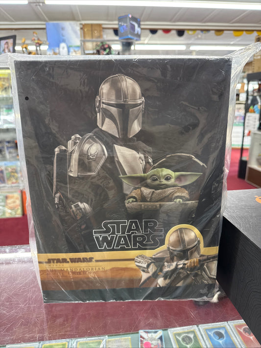Hot Toys Star Wars The Mandalorian & The Child (Deluxe Version) 1/6th scale NEW