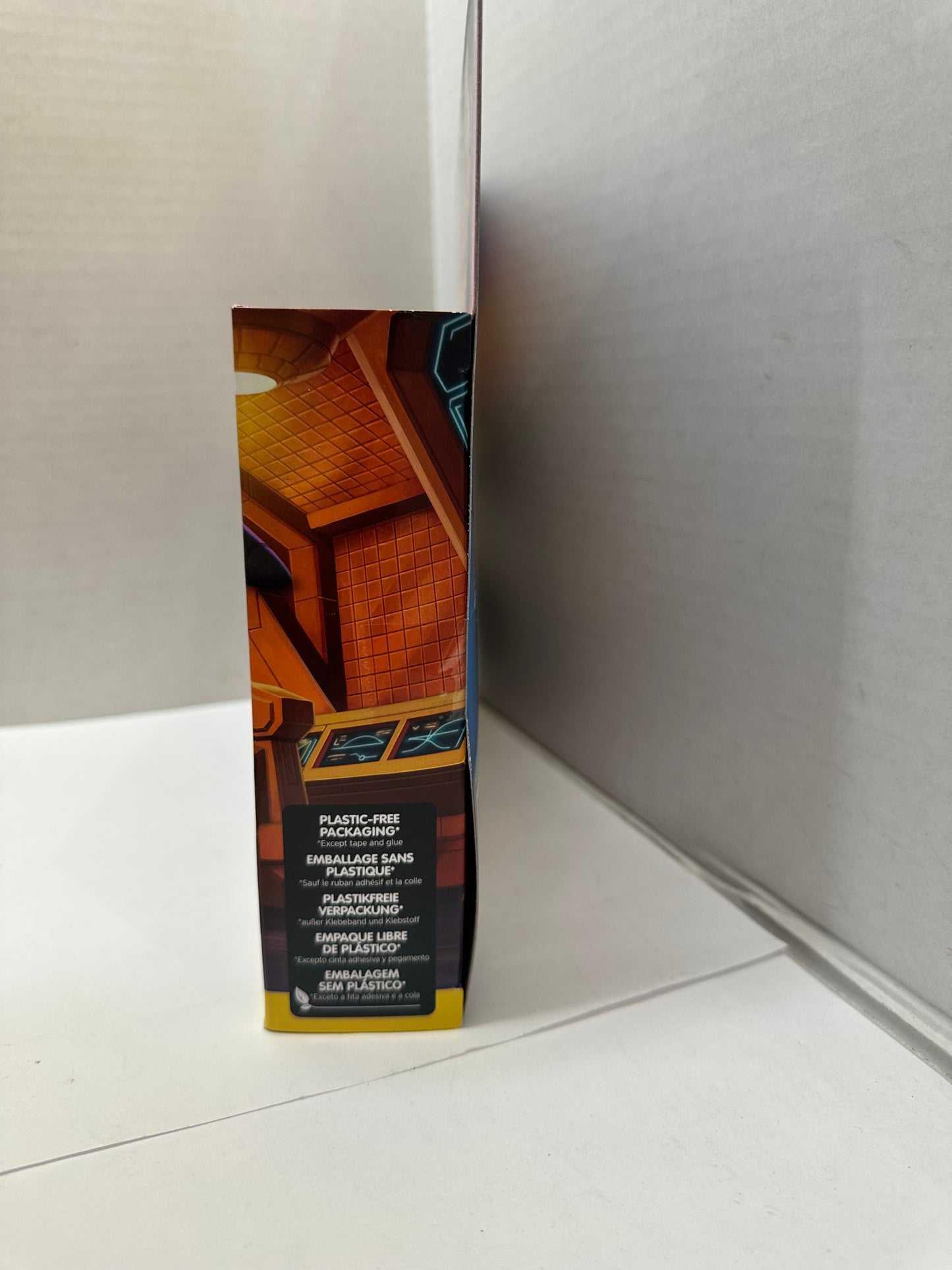 Transformers Skywarp Retro G1 Action Figure Hasbro