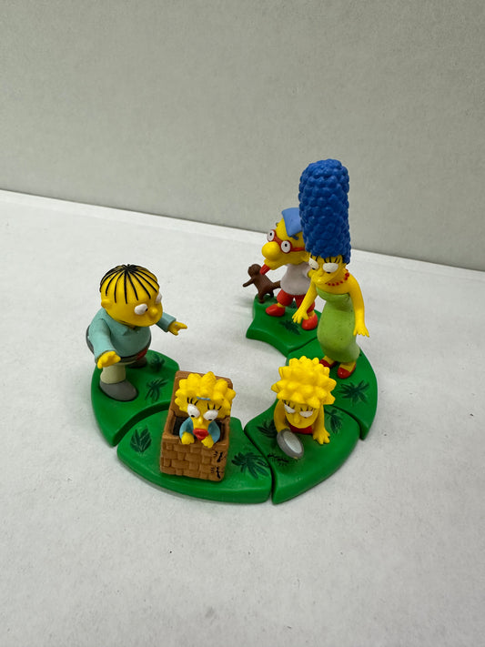 THE SIMPSONS BUILDABLE MINI FIGURE 1:32 SCALE BUILDABLE DIORAMA INCOMPLETE