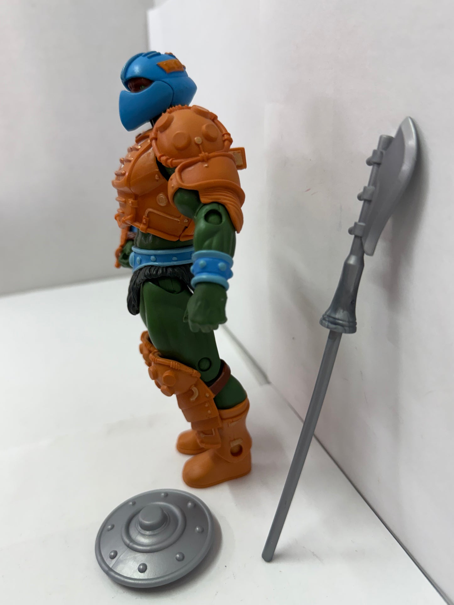 Masters of the Universe MOTU Classics ETERNIAN PALACE GUARD Black Action Figure