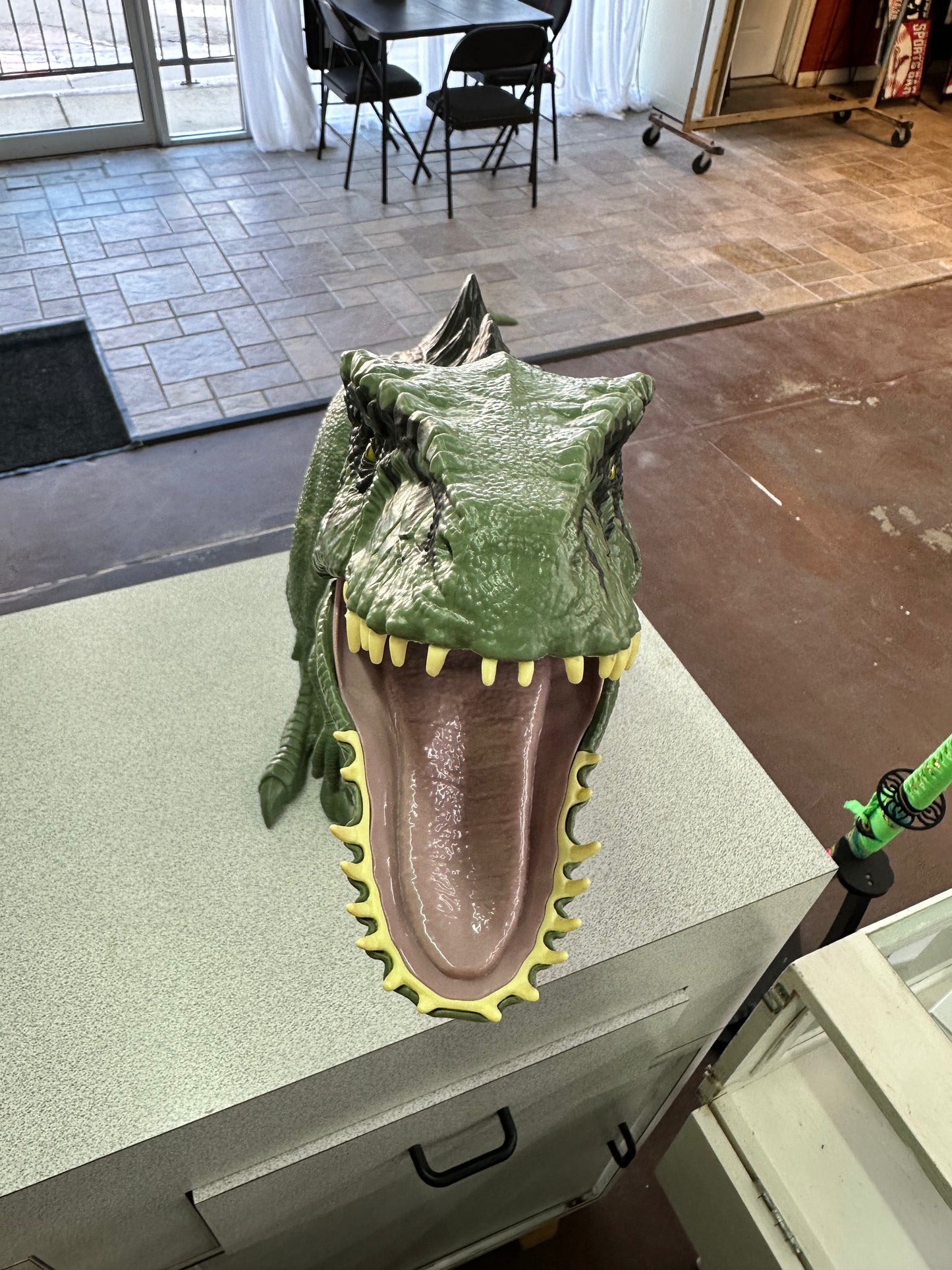 Jurassic World Dominion Super Colossal Giganotosaurus