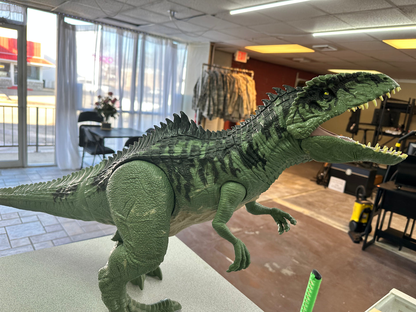 Jurassic World Dominion Super Colossal Giganotosaurus