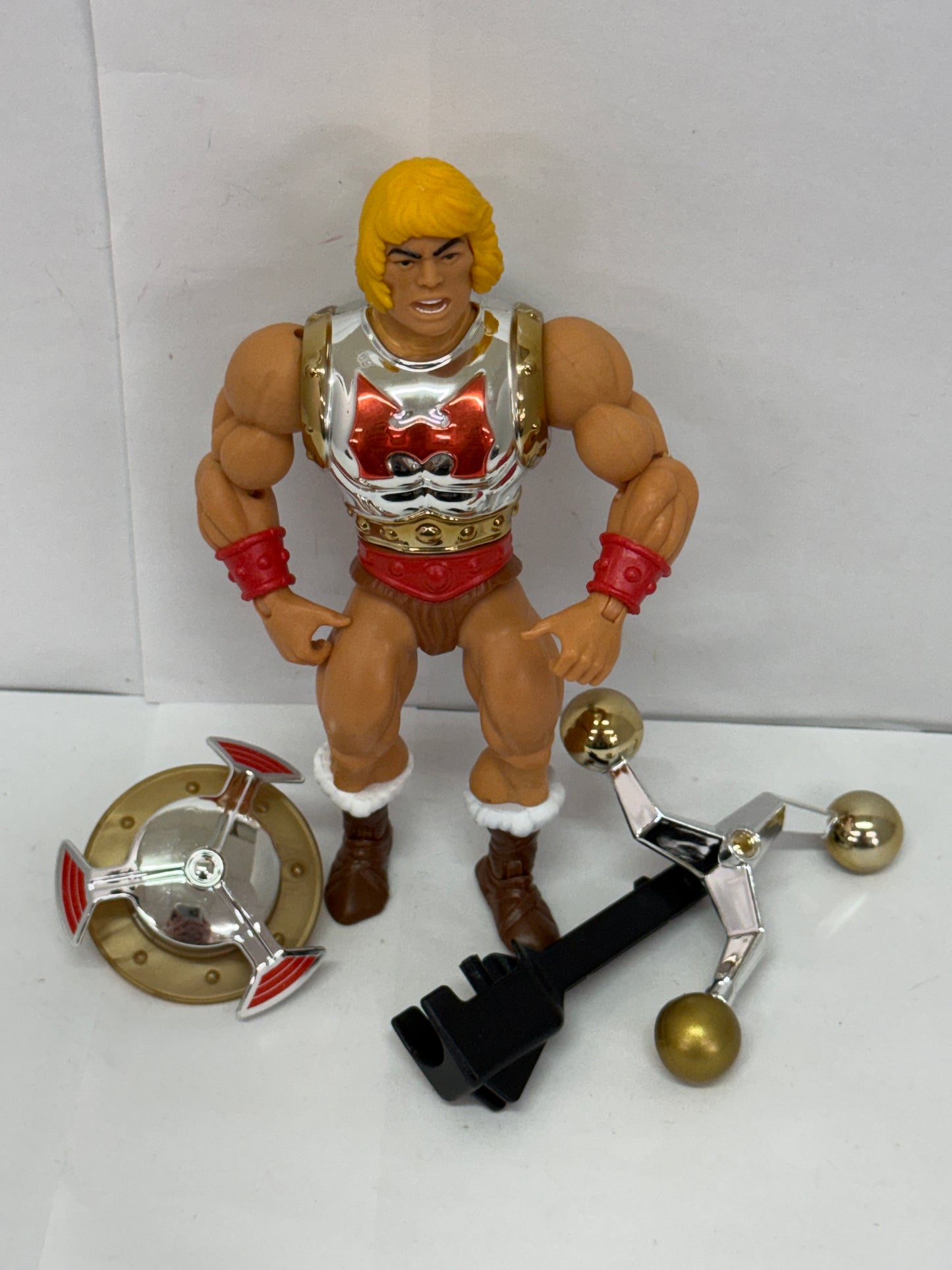 MOTU Masters of The Universe ORIGINS Deluxe Flying Fists HE-MAN Action Figure