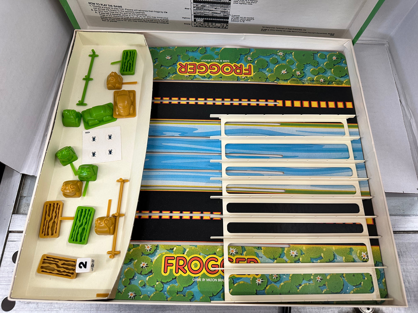 VINTAGE COMPLETE 1981 Milton Bradley Frogger Board Game Based On The Arcade Game
