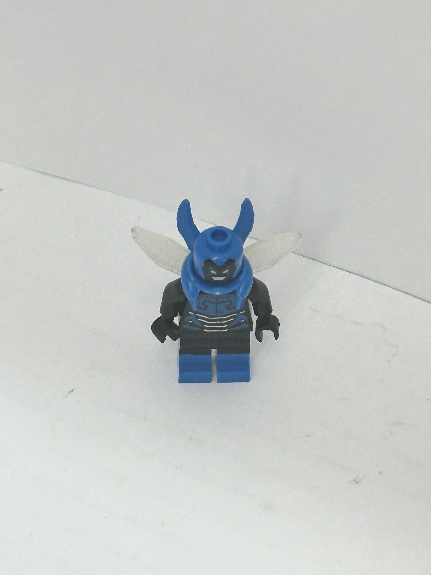 LEGO Super Heroes: Batman II: Blue Beetle Minifigure sh278 DC 76054