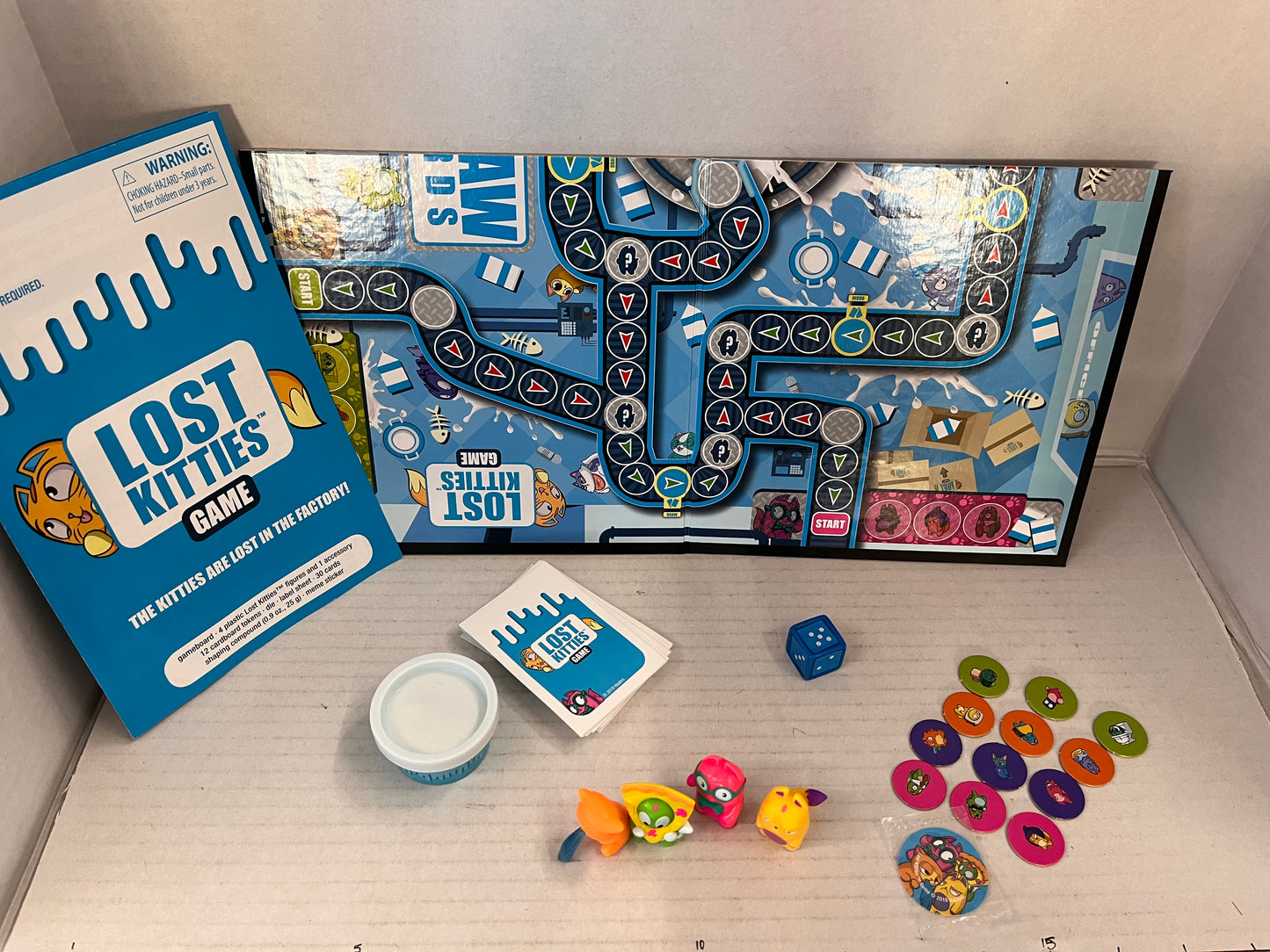 New Lost Kitties Board Game by Hasbro 2-4 Players Ages 5+