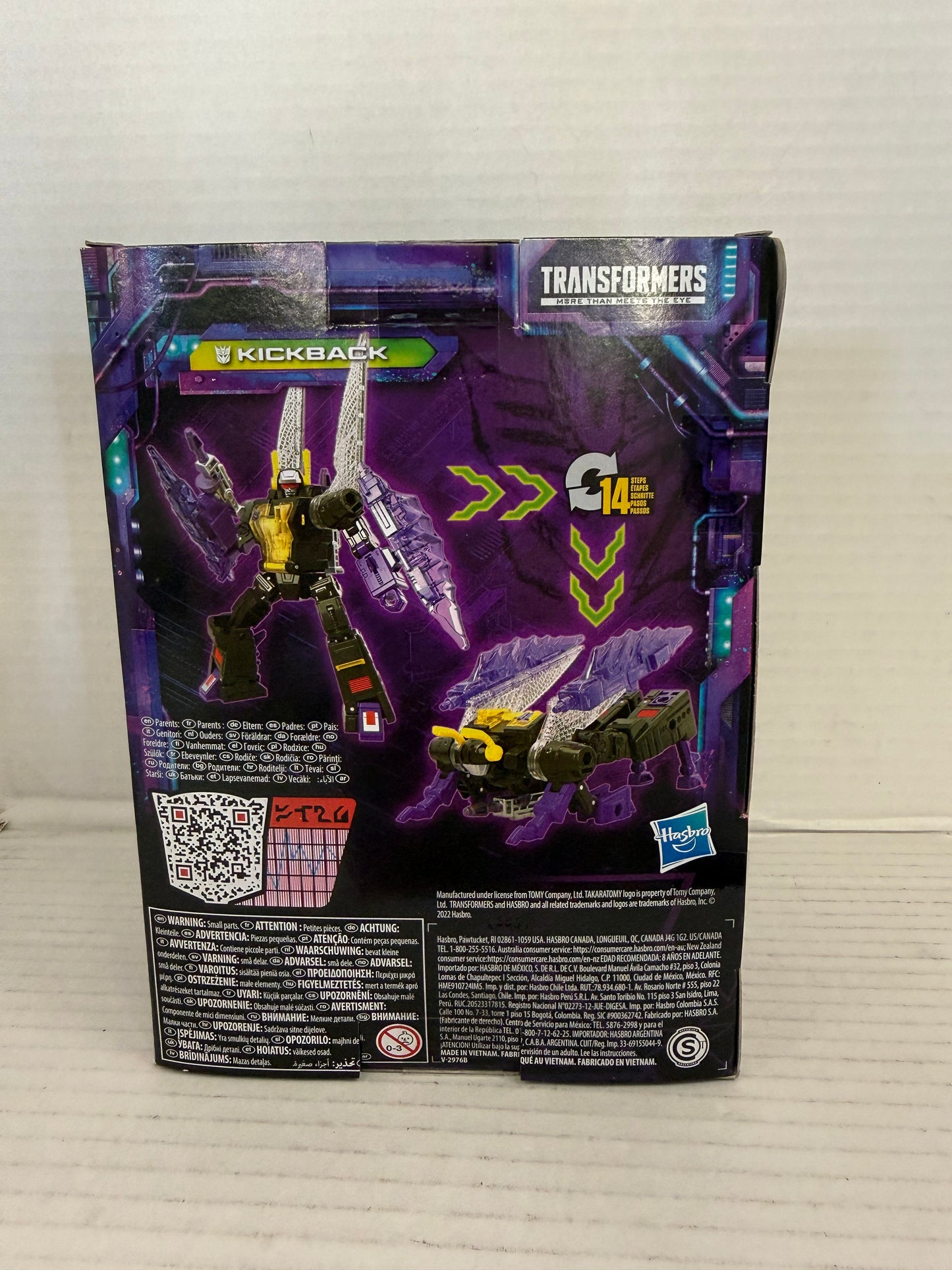 Hasbro Transformers Generations Legacy Deluxe Class Insecticon Kickback