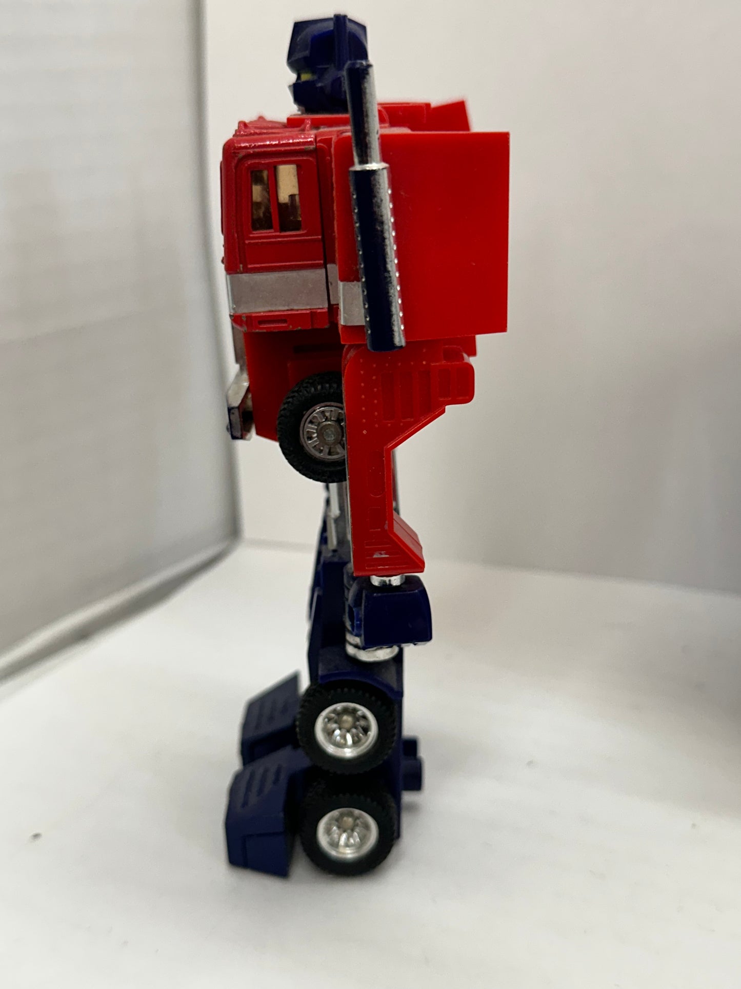 Optimus Prime 100% Complete Vintage 1985 G1 Transformer Hasbro Action Figure
