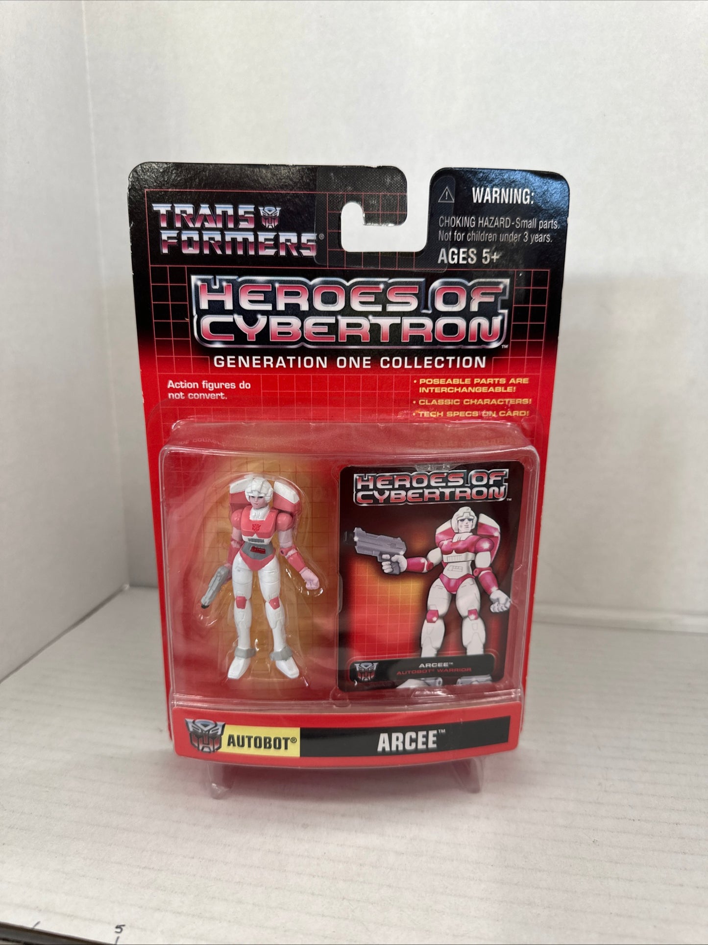 Hasbro TRANSFORMERS Heroes Of Cybertron GEN ONE Collection ARCEE