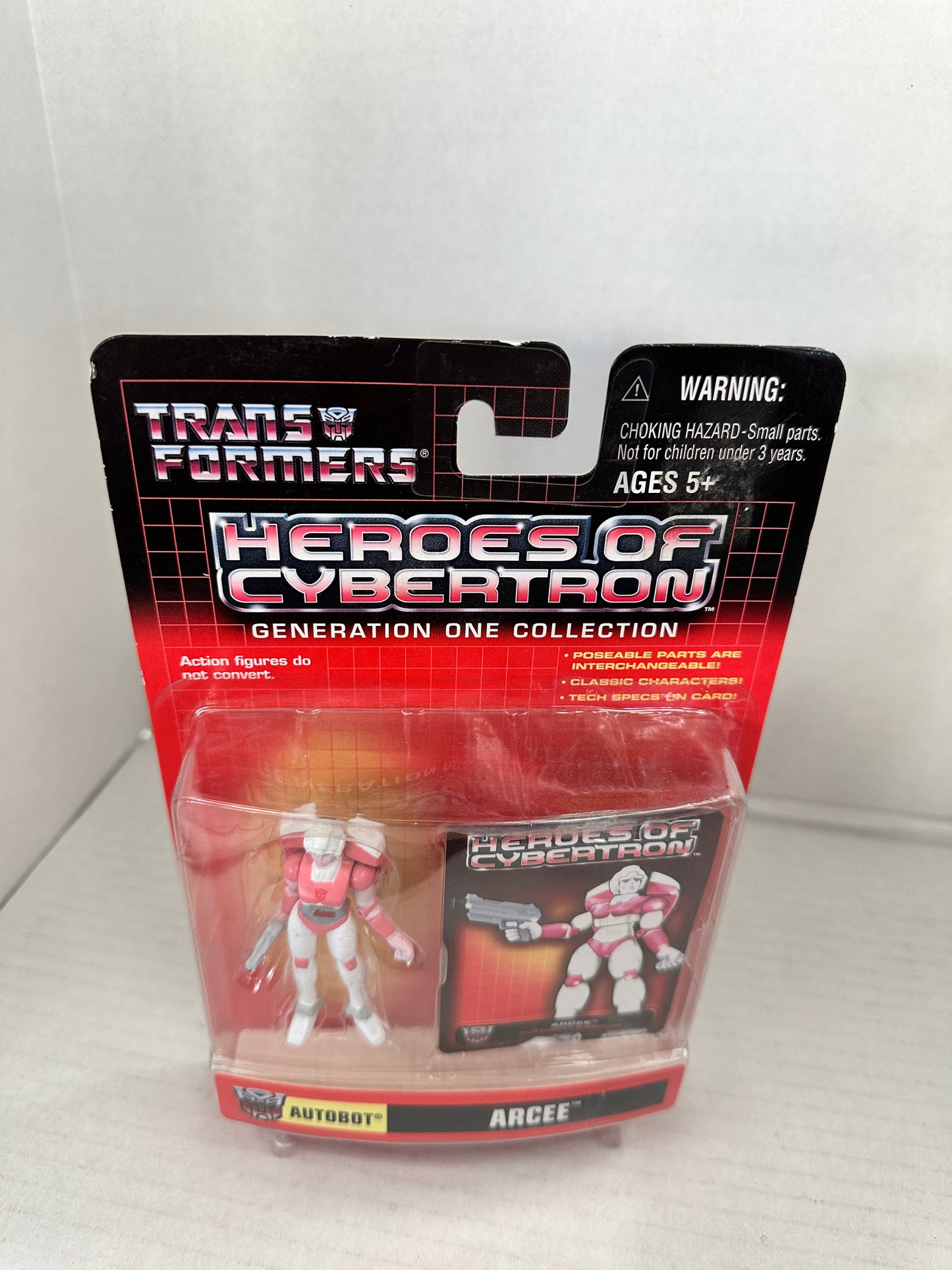 Hasbro TRANSFORMERS Heroes Of Cybertron GEN ONE Collection ARCEE