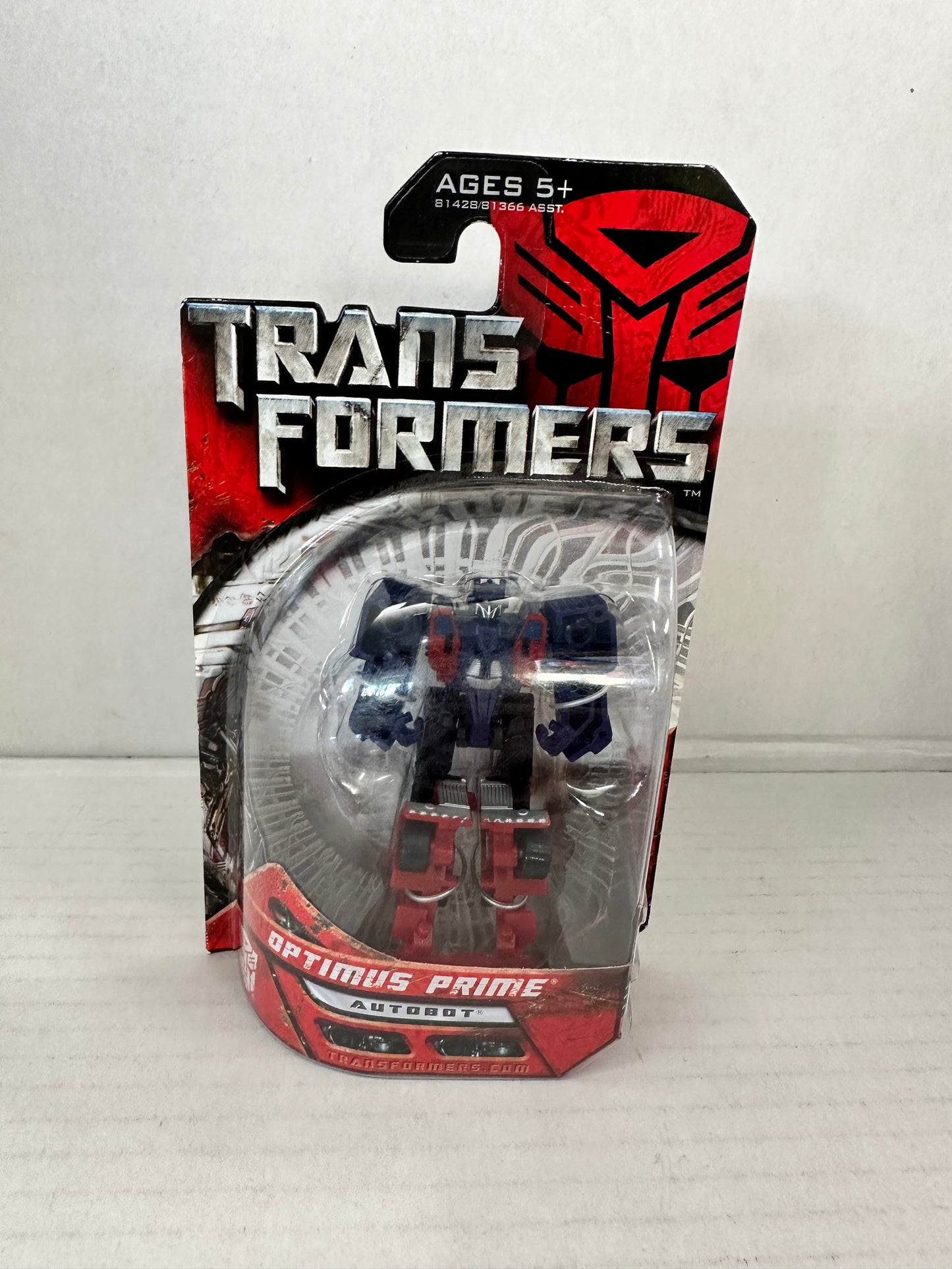 2006 Transformers Optimus Prime Autobot Series 8 Action Figure 4"