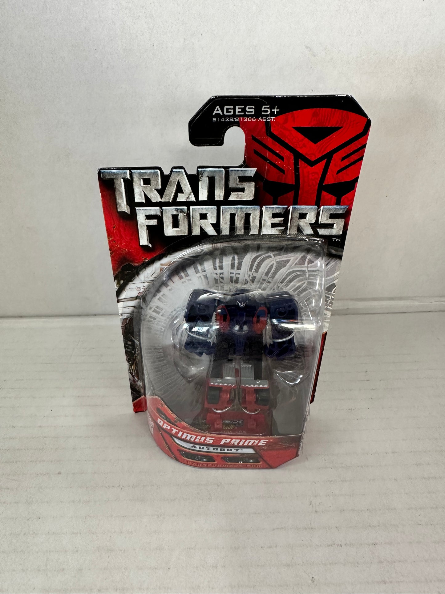 2006 Transformers Optimus Prime Autobot Series 8 Action Figure 4"