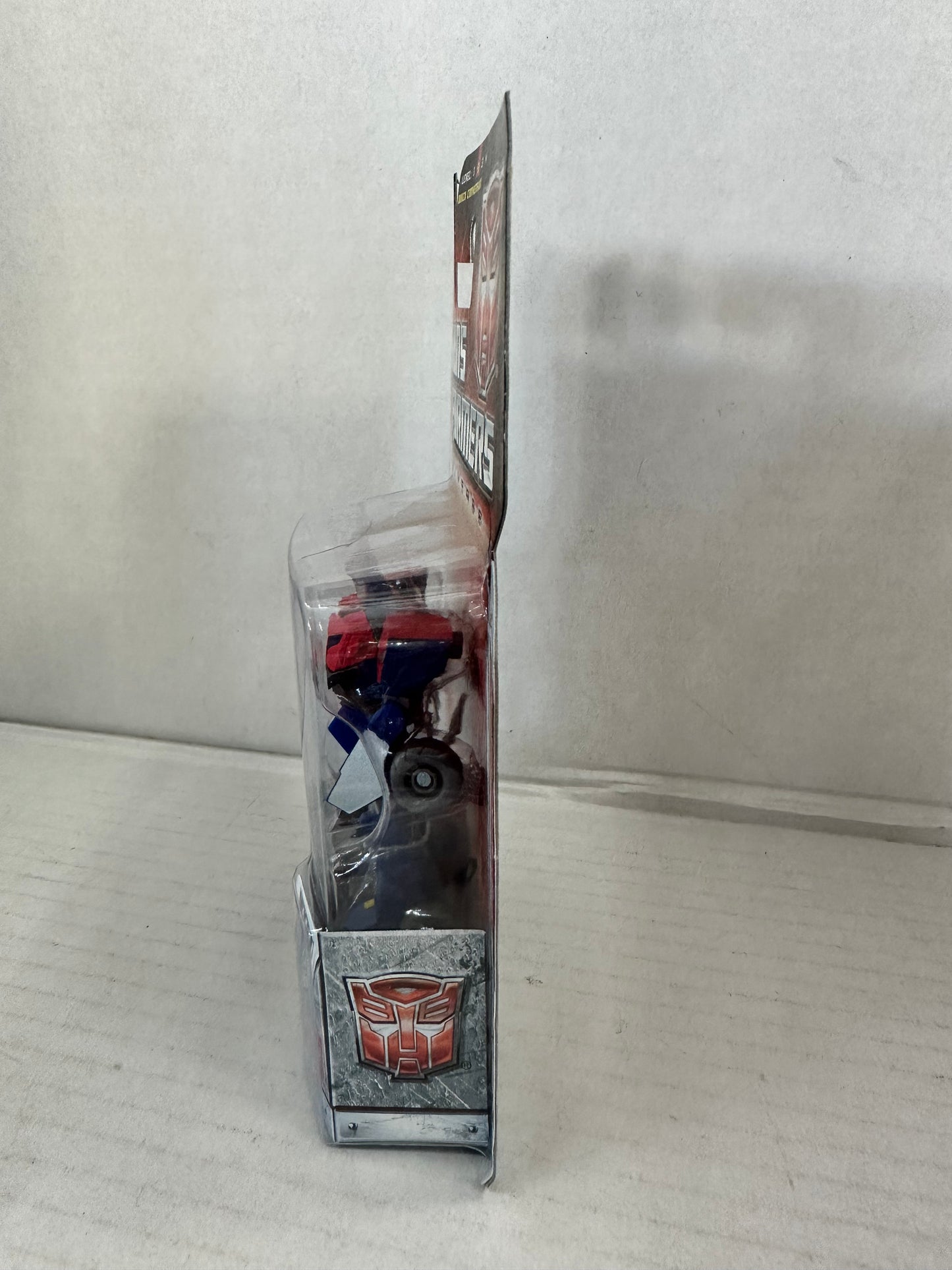 Transformers Universe  OPTIMUS PRIME Legends Classic Series 2008