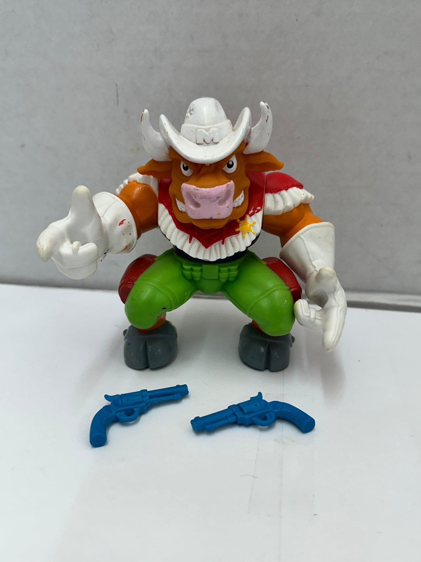 Vintage Moo Montana Hasbro Cowboys of Moo Mesa 1991 Figure Complete w/ 2 Guns